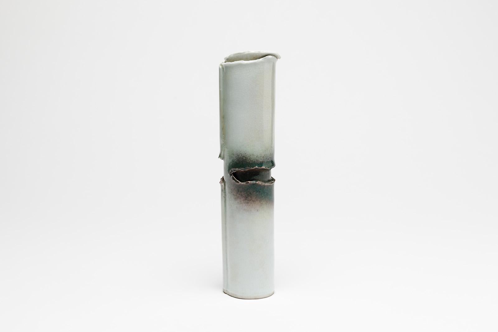 Elegante Vase aus weißem Keramikporzellan von Tim Orr, 1970 (Französisch) im Angebot