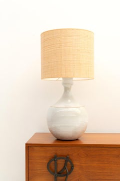 Elegant White ceramic table lamp