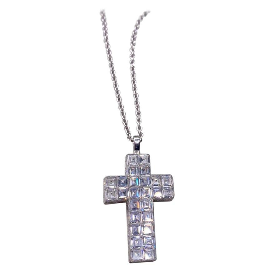 Elegant White Diamond Cross Necklace White 18K Gold IF-VVS Diamonds