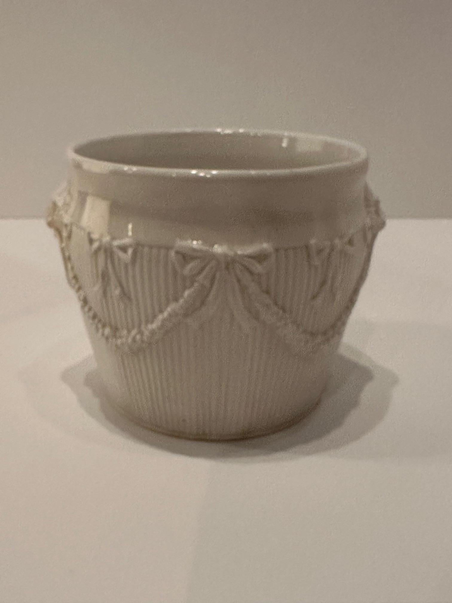 Elegante Jardinera de Cerámica Italiana Blanca Italiano en venta