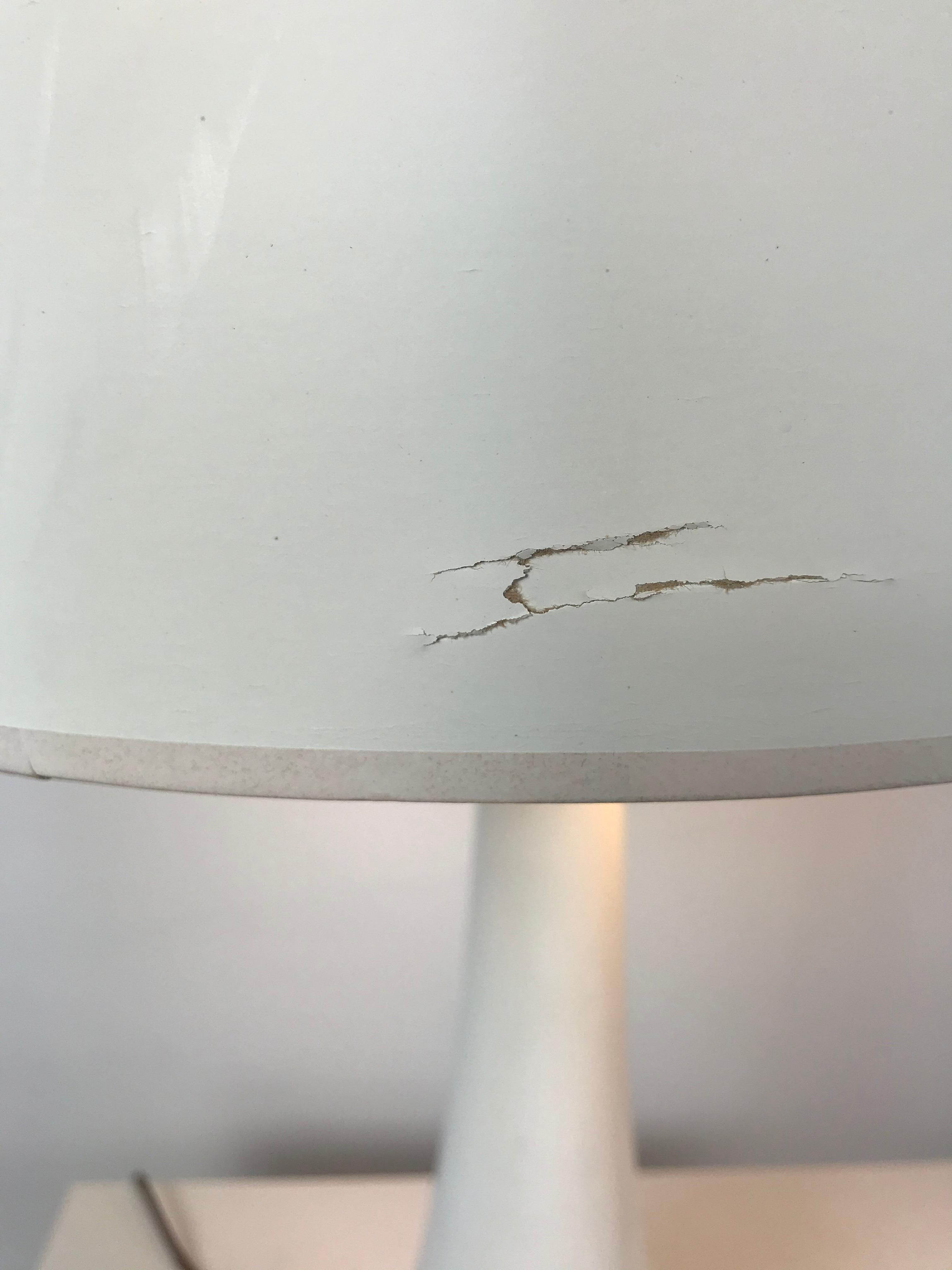 Elegante weiße modernistische Trompetenfuß-Tischlampe Gerald Thurston:: Lightolier im Angebot 5