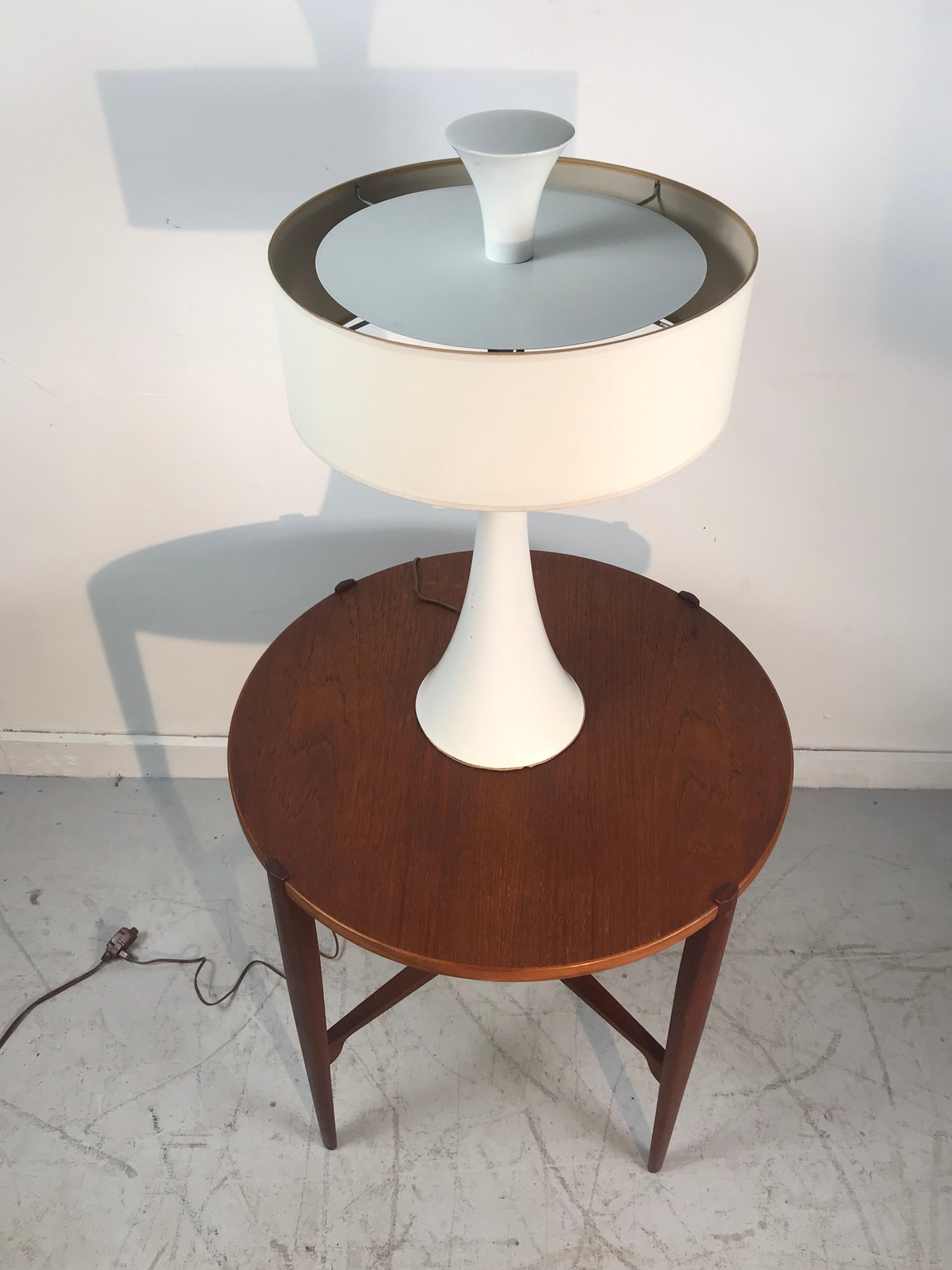 Metal Elegant White Modernist Trumpet Base Table Lamp  Gerald Thurston, Lightolier For Sale