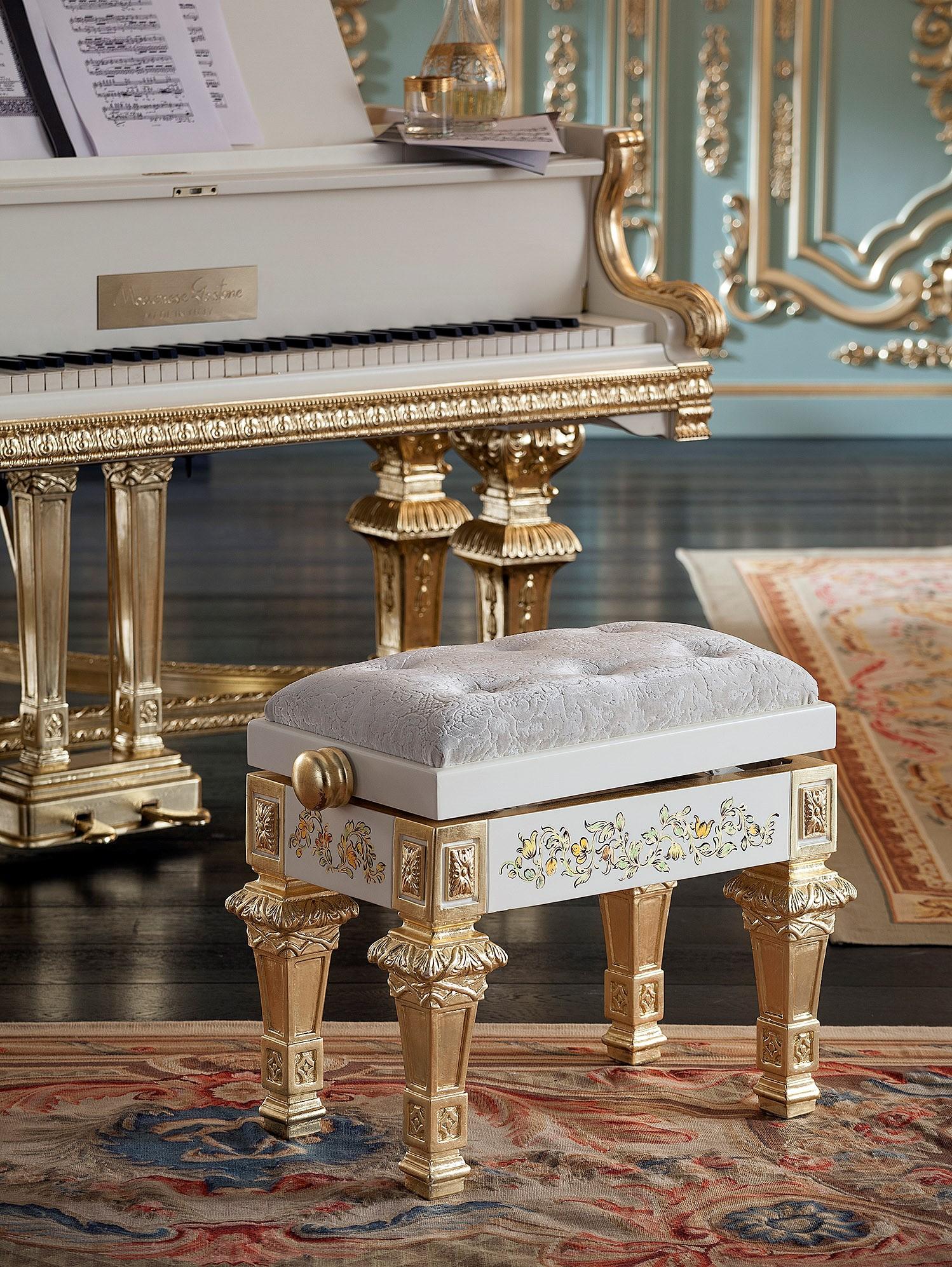Neoclassical Elegant White Piano Stool with Gold Leaf Decorations by Modenese For Sale