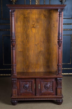Antique Elegant Wilhelminian Era Vitrine, circa 1880 Mahogany veneer