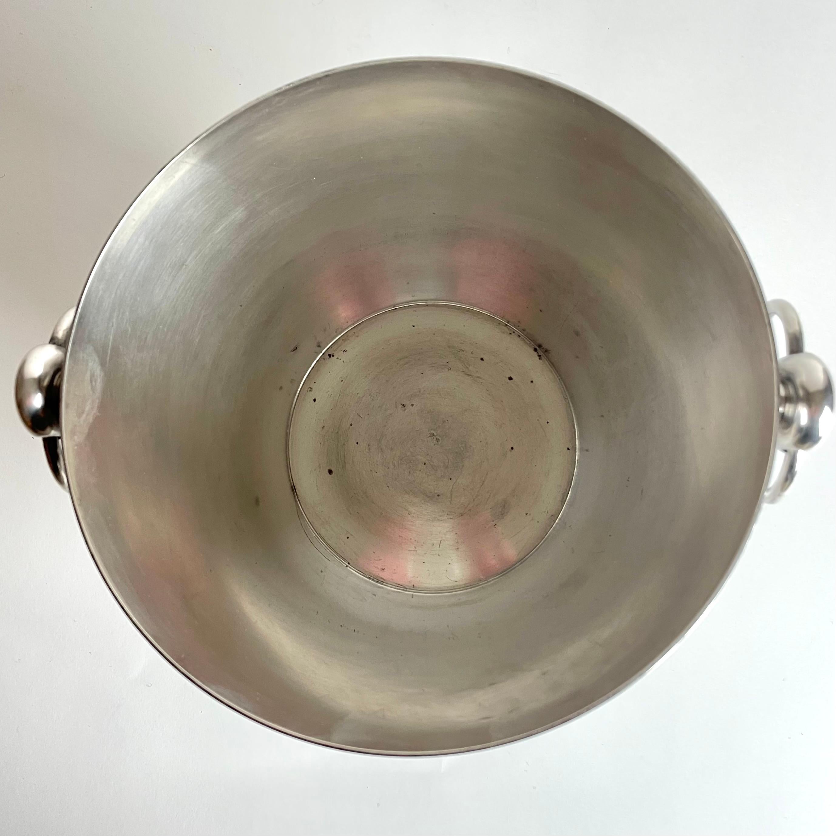Der elegante Weinkühler mit gestreiftem Dekor aus den 1930er-1940er Jahren im Angebot 2