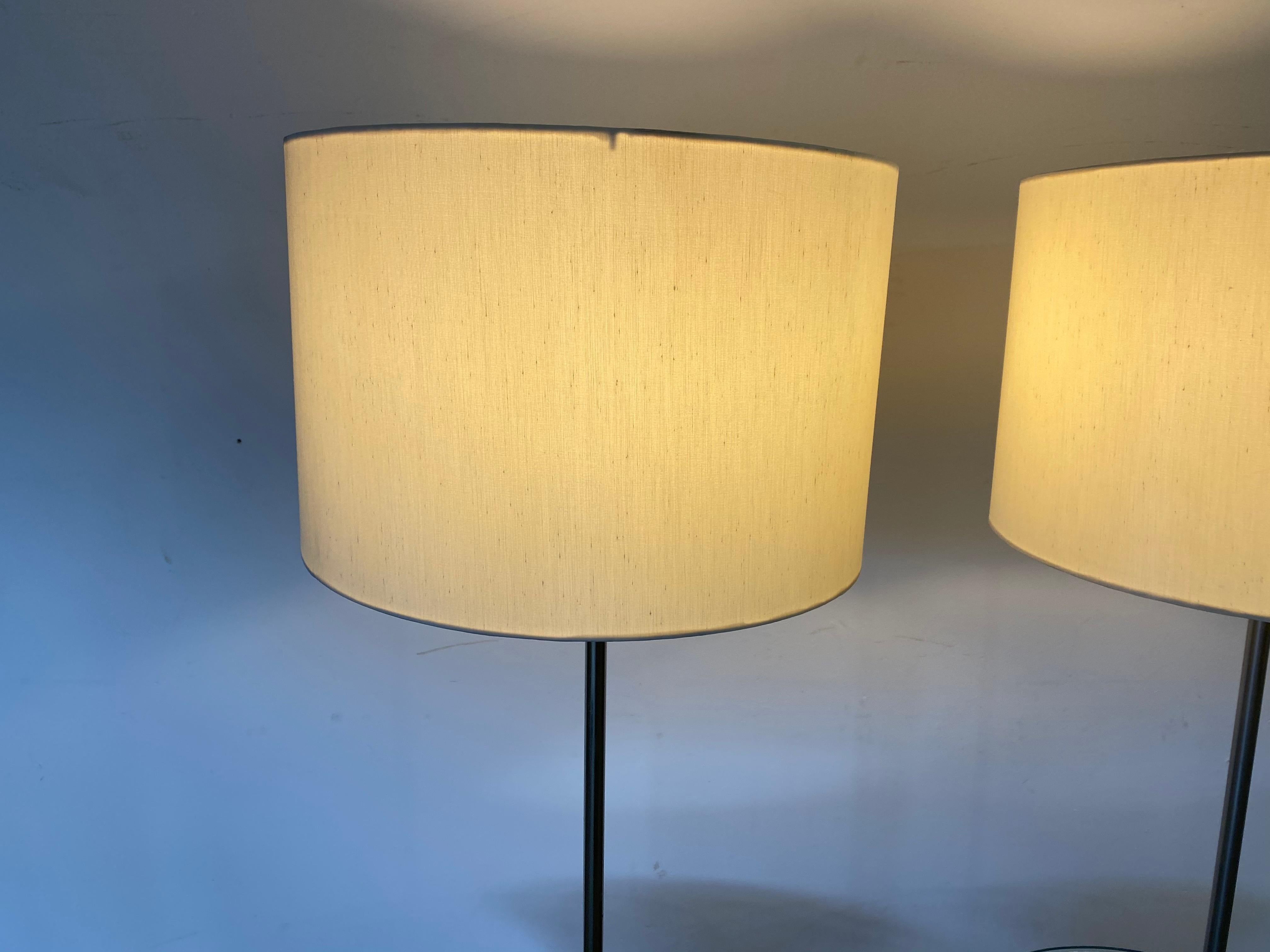 Elegant Wire Floor Lamps with Glass Tray Table by Laurel Lamp Company In Good Condition In Brooklyn, NY