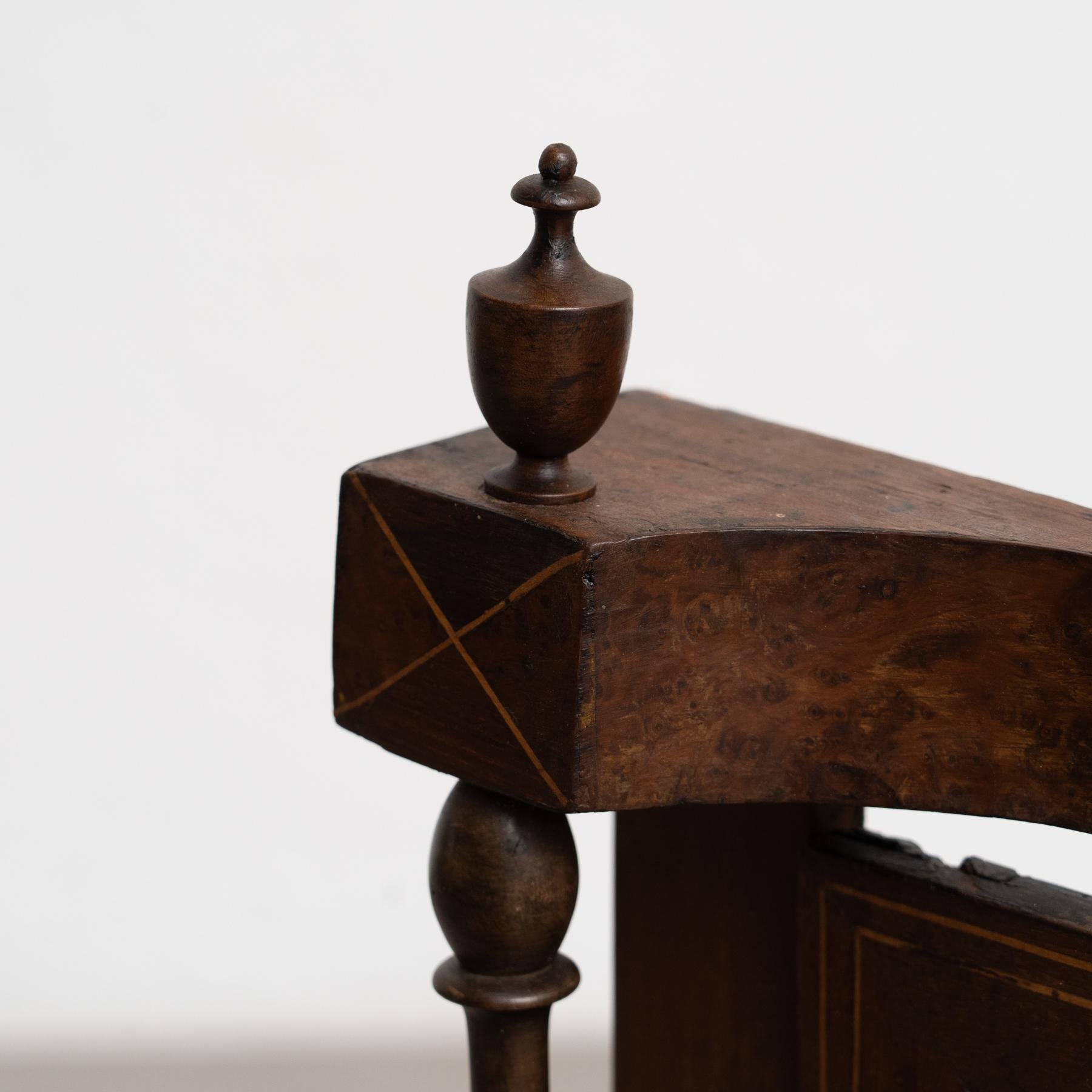 Élégant meuble-lavabo et miroir en bois avec tiroir - Début du 20e siècle, Circa 1940 en vente 7