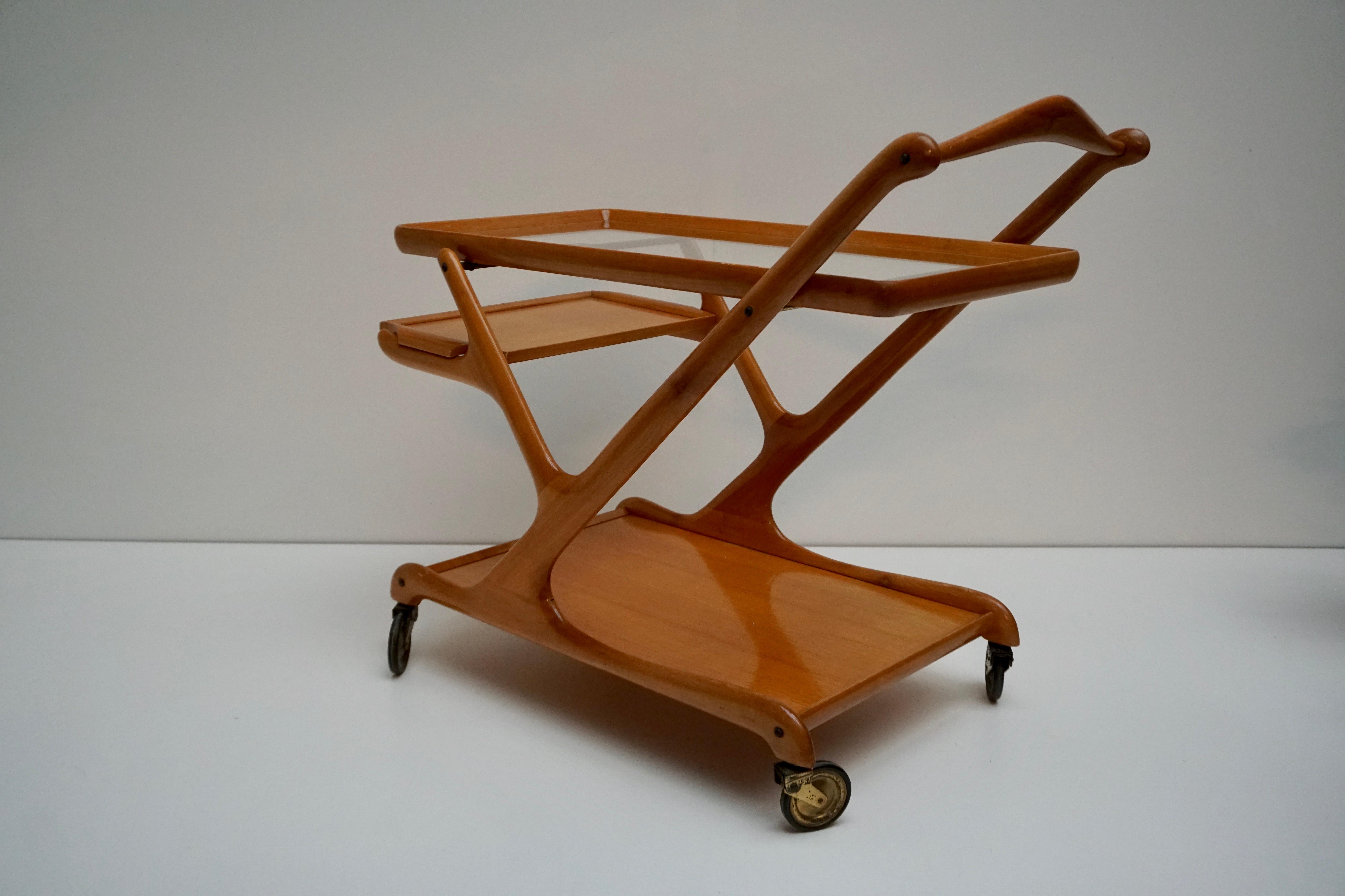 Brass Elegant Wooden Bar Cart Serving Trolley, Italy, 1950s For Sale