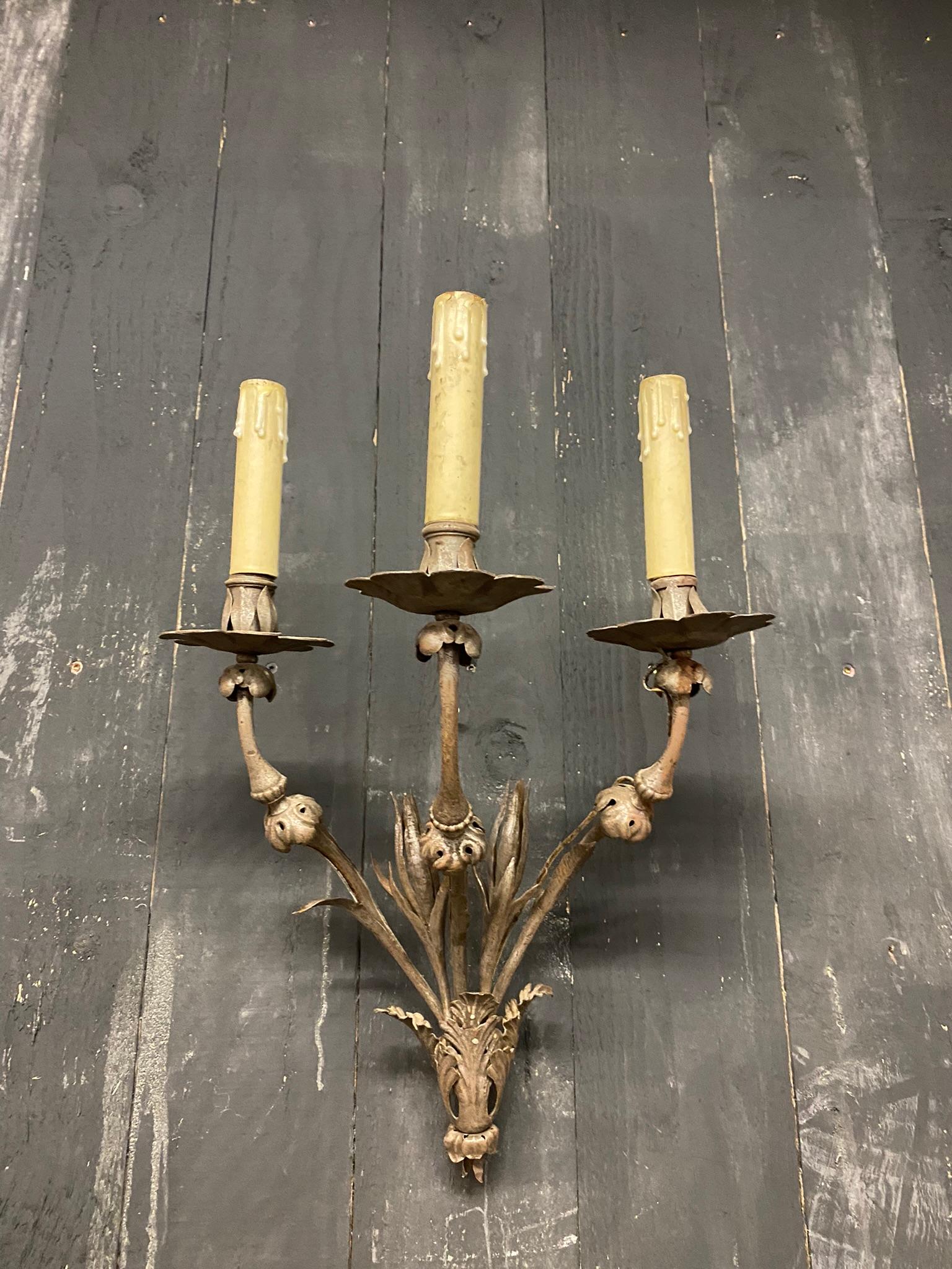 Neoclassical Elegant Wrought Iron Sconces from a Chateau in Central France, circa 1940/1950 For Sale
