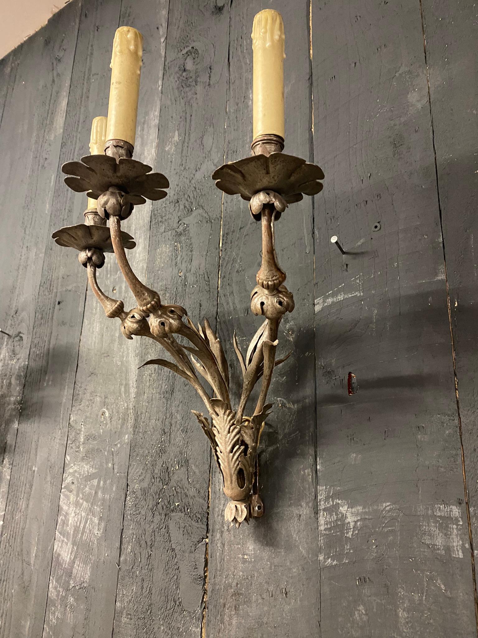 Mid-20th Century Elegant Wrought Iron Sconces from a Chateau in Central France, circa 1940/1950 For Sale