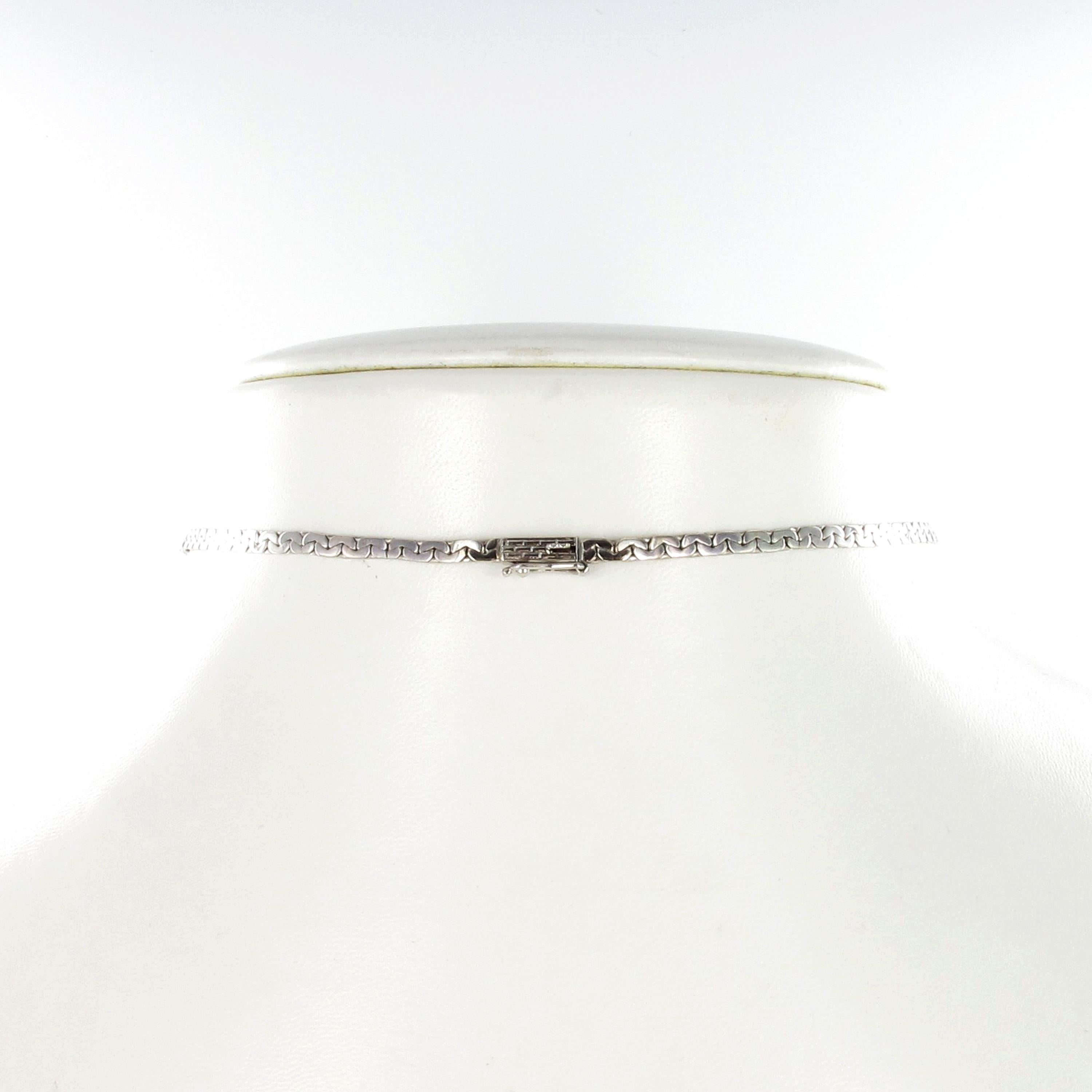 Elegante elegante Y-förmige Diamant-Halskette aus 18 Karat Weißgold im Angebot 1