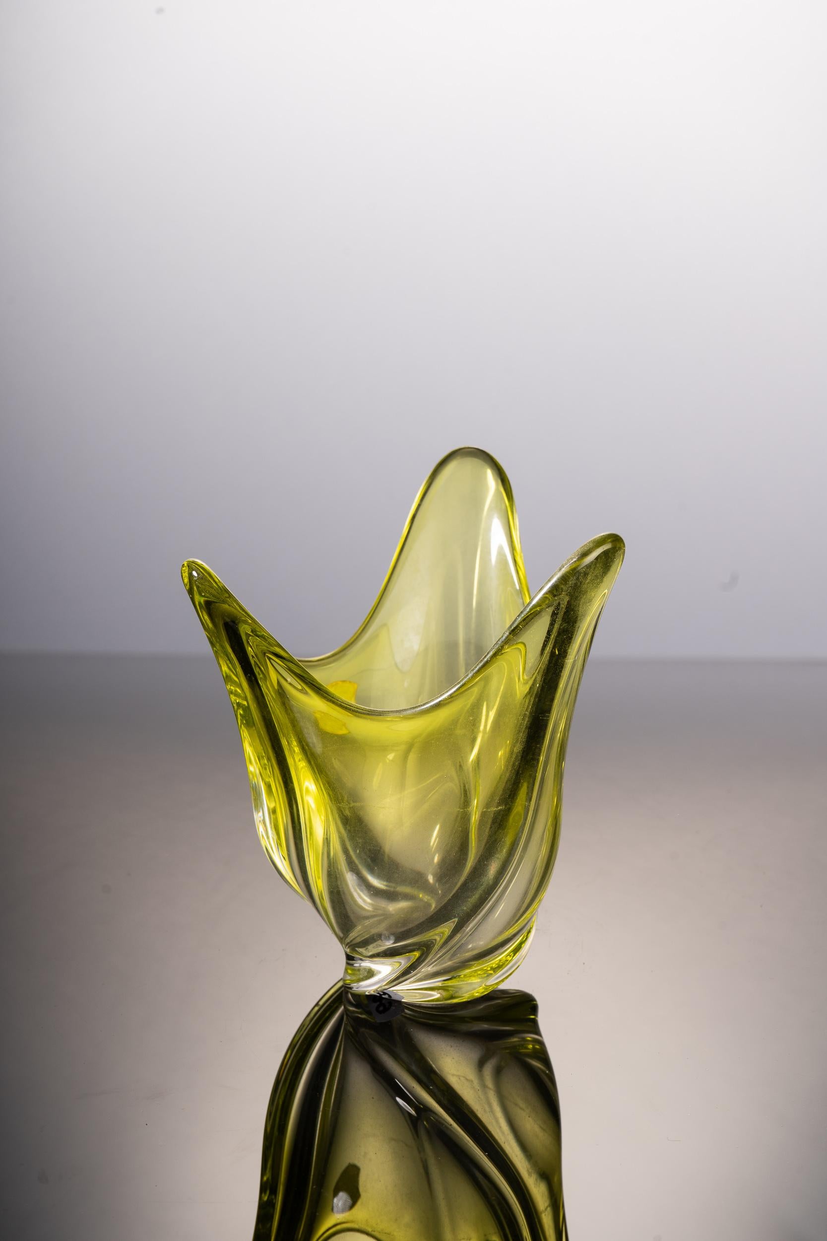 20th Century Elegant Yellow and Clear Glass Vase