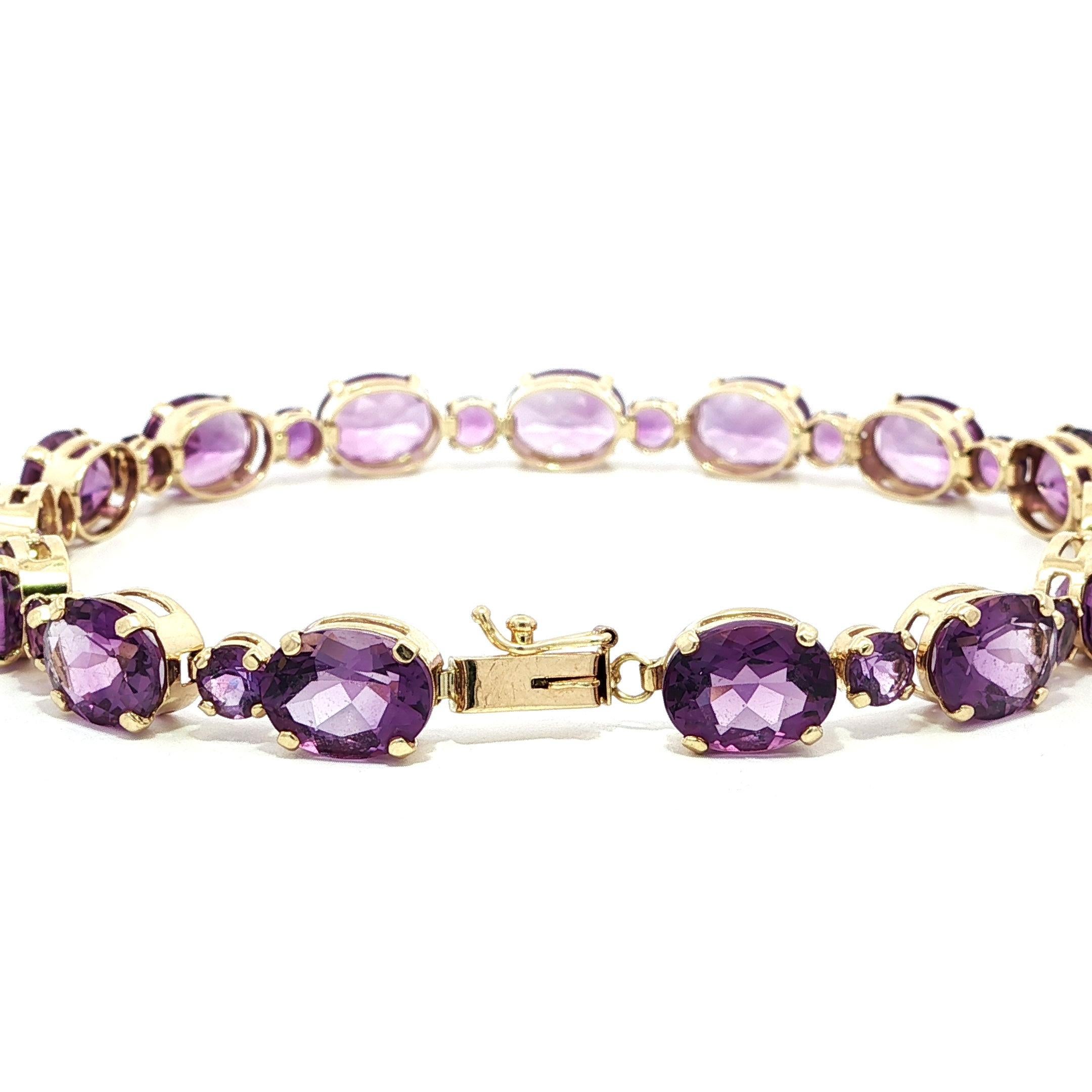 Donna Eleganza in oro giallo: bracciale alternato con ametista ovale e rotonda in vendita