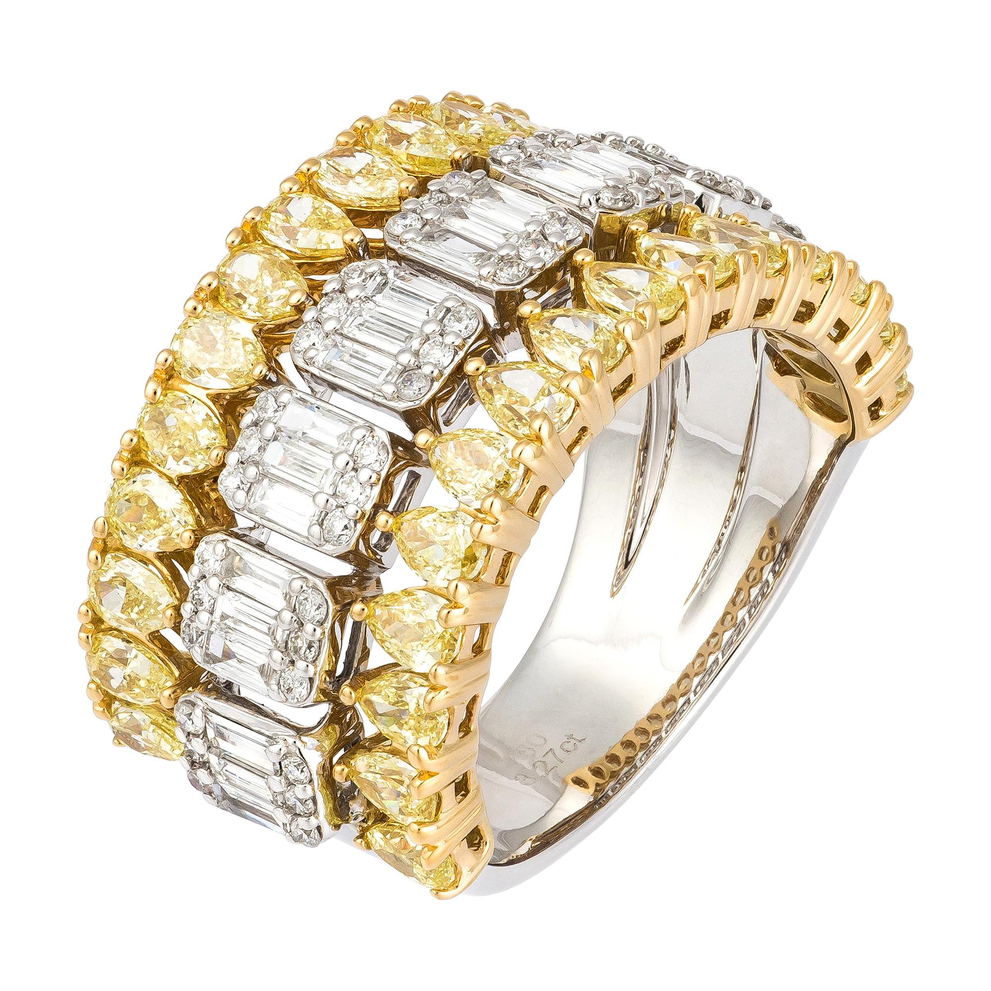 Elegant Yellow White Diamond White Gold 18k Ring for Her For Sale