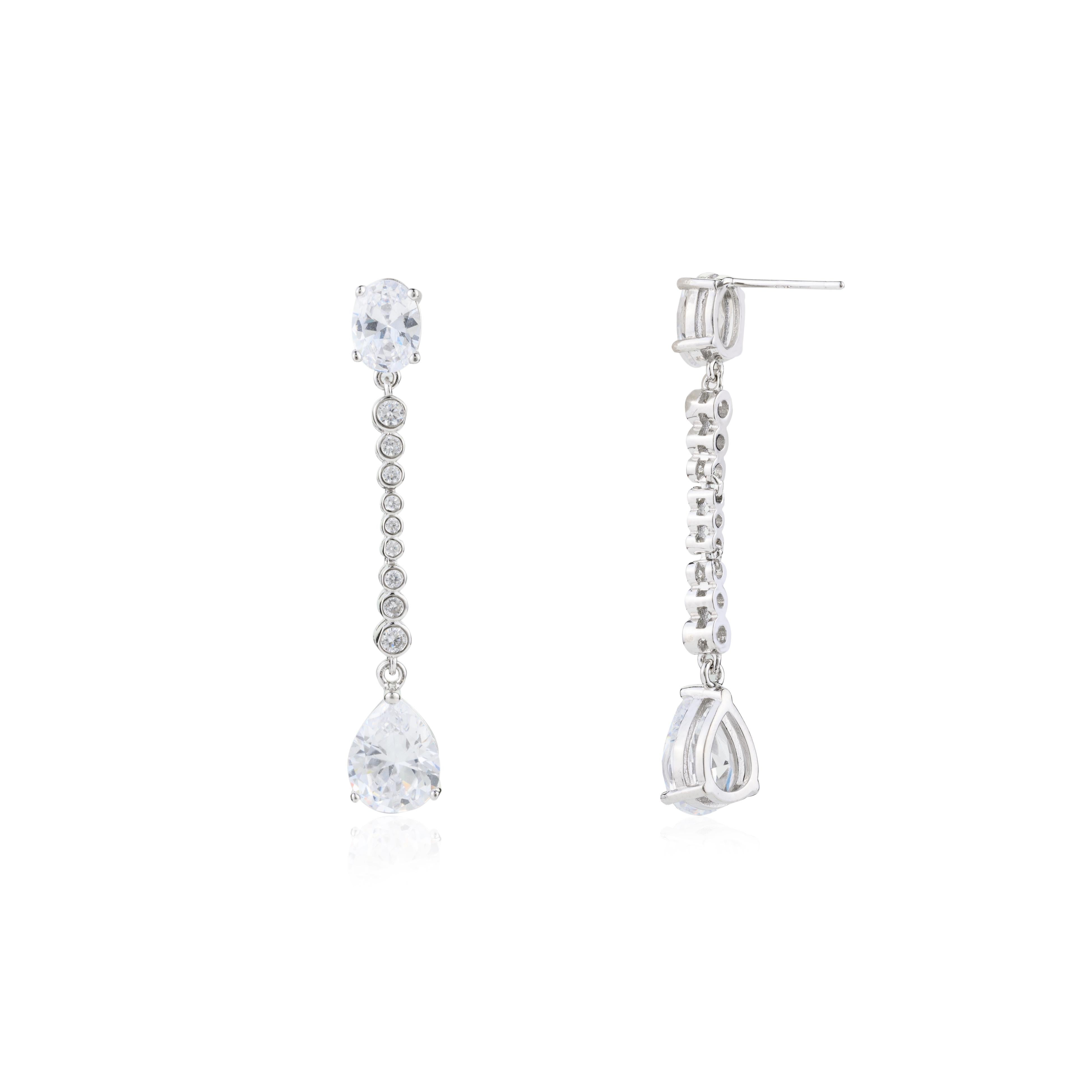 Elegant Zircon Long Dangle Drop Earrings for Valentine Gift in 925 Silver In New Condition For Sale In New York, NY