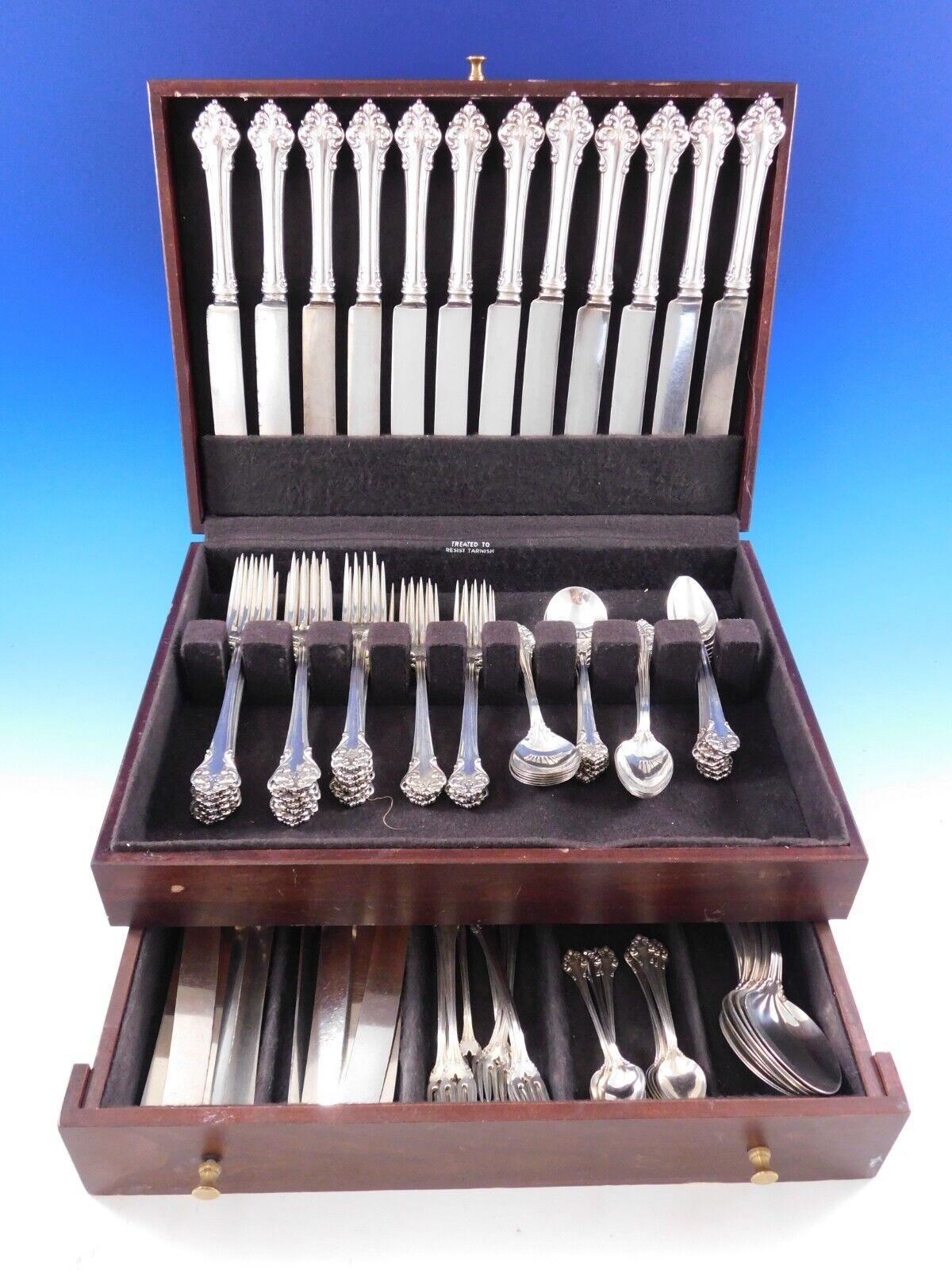 Outstanding monumental dinner and Luncheon Elegante by Reed and Barton sterling silver Flatware set, 102 pieces. This set includes:

12 dinner size knives, blunt, 10