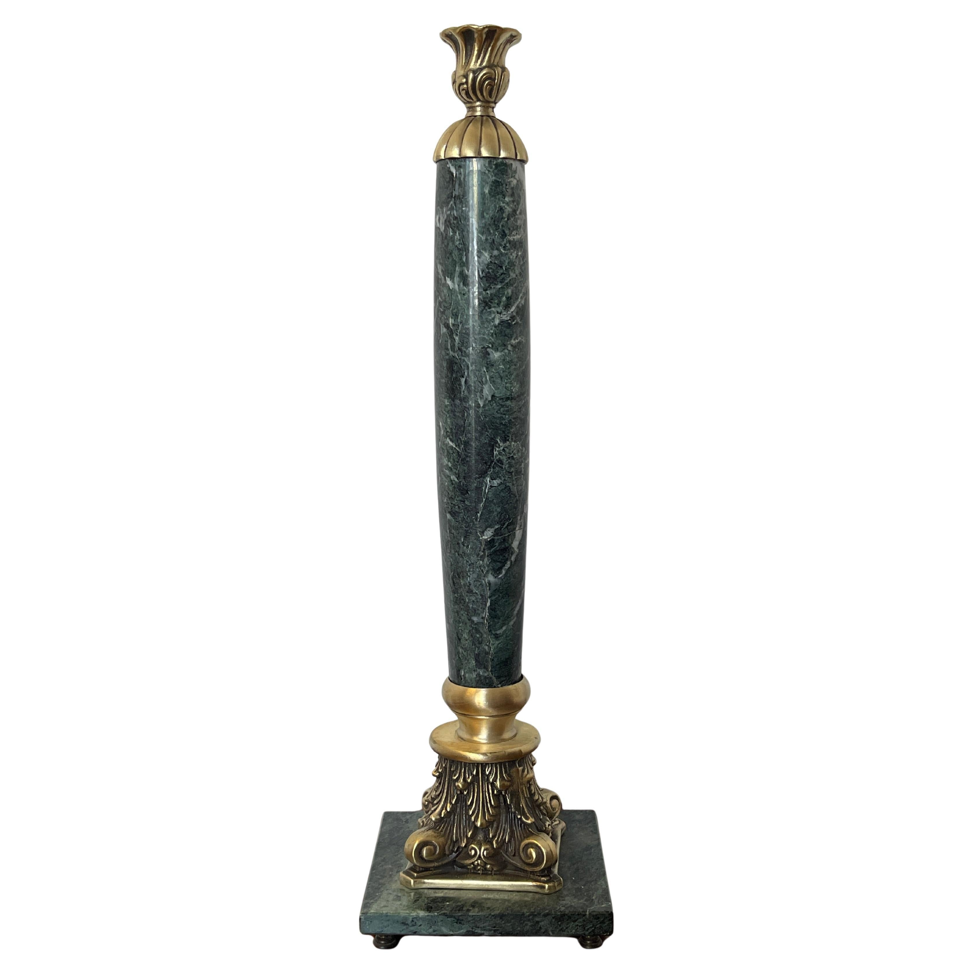 Eleganter italienischer Kerzenleuchter aus grünem Marmor und Bronze, 1990er Jahre im Angebot