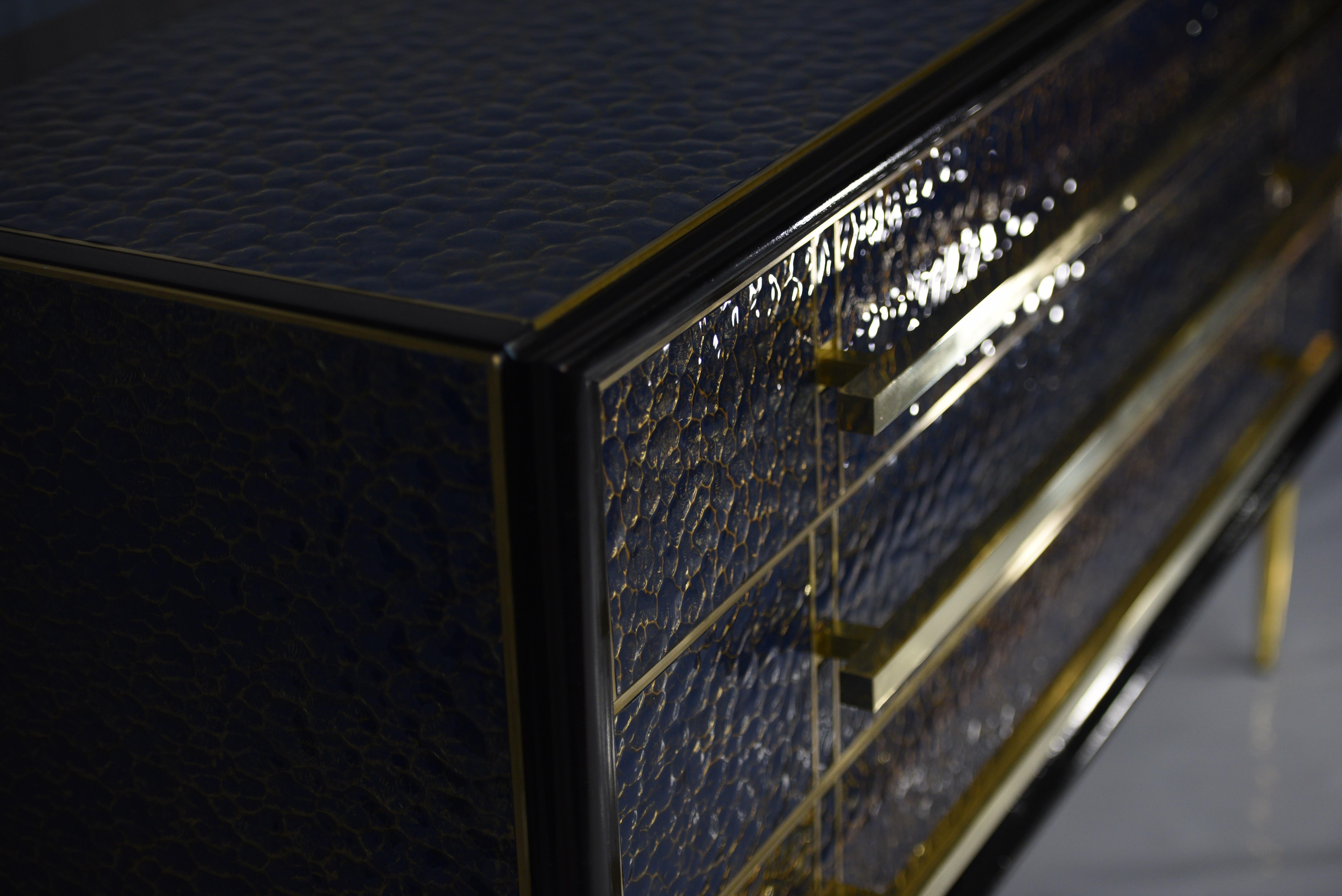 Welded Cassettiera, vetro di murano antico blu zaffiro, foglia oro, ottone, disponibile For Sale