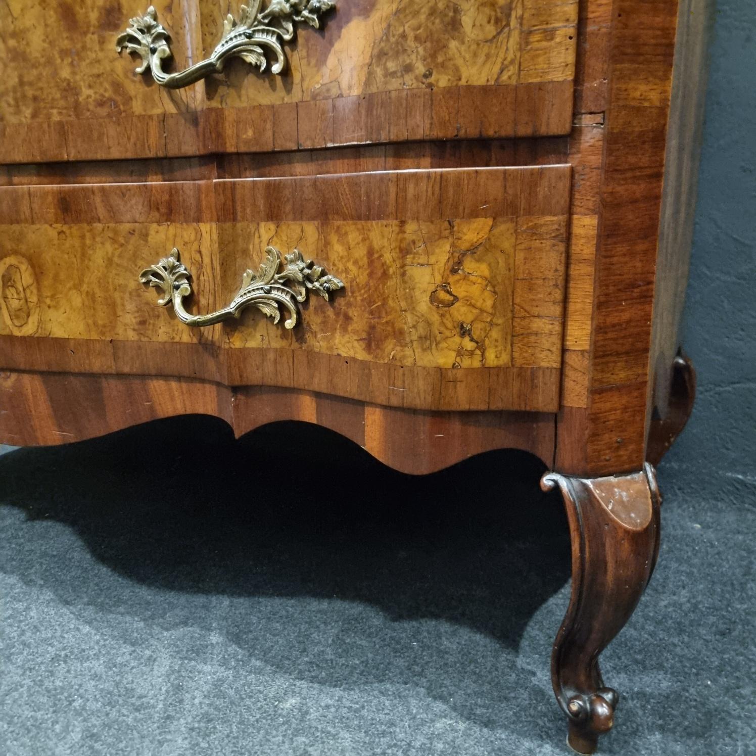 Italian Cassettone Emiliano del ‘700 in legno di noce e olivo in vendita