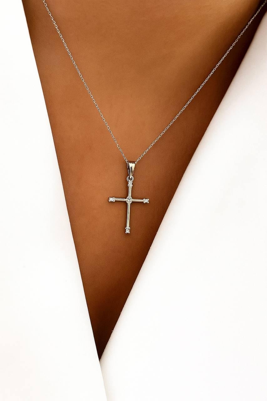 Eleganter Anhänger in Kreuzform aus 18 Karat Gold im Zustand „Neu“ im Angebot in Firenze, FI