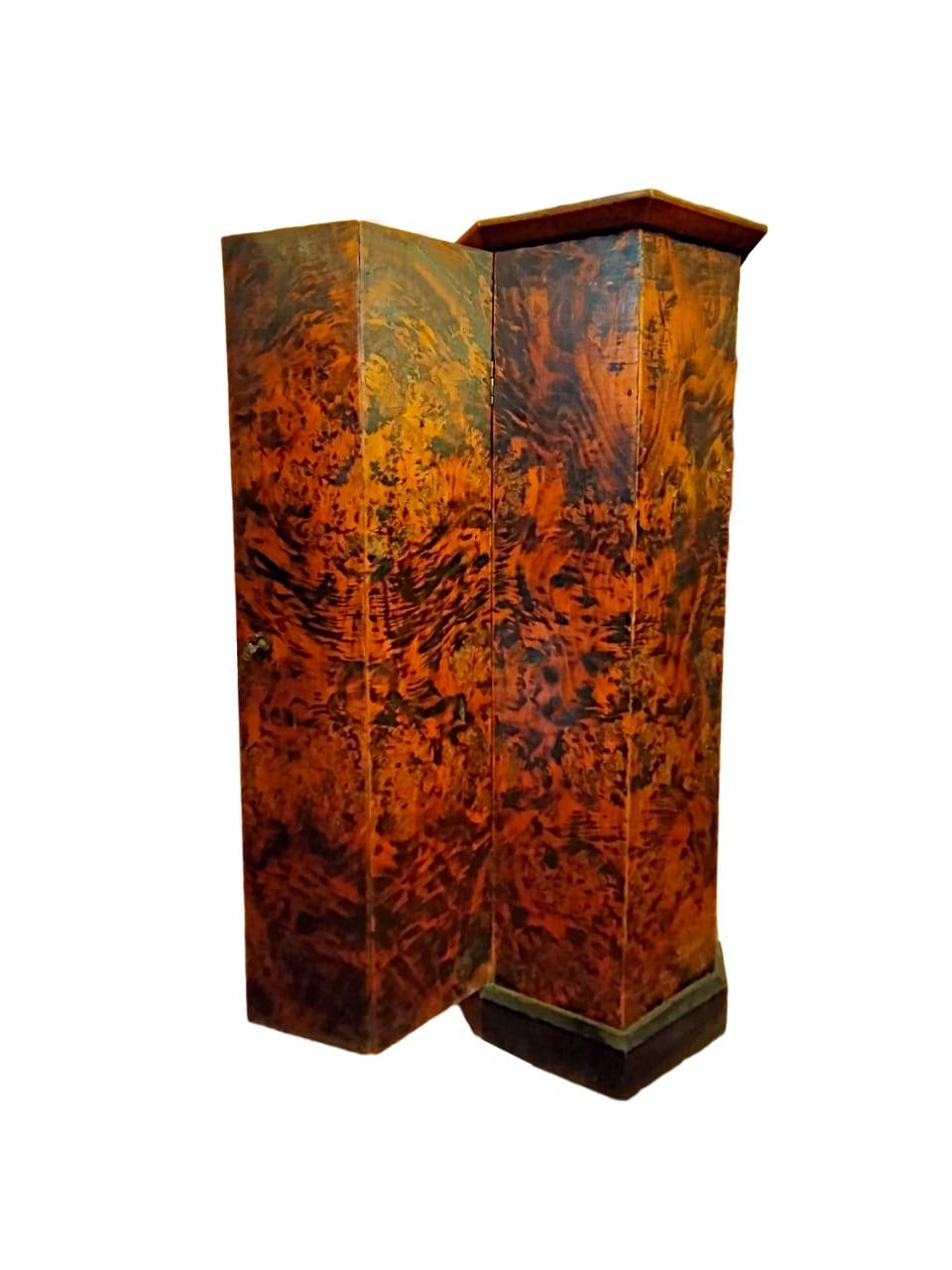 Elegant octagonal empire column bedside table In Good Condition For Sale In Cesena, FC