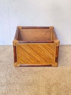 Elegante fioriera realizzata in bambù e rattan, anni '70
