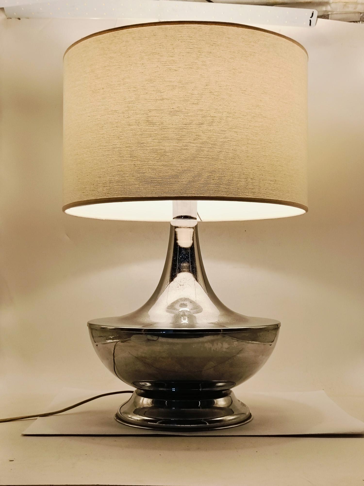Metal Elegante Lampada da Tavolo con Base Cromata, Italia 1970s For Sale