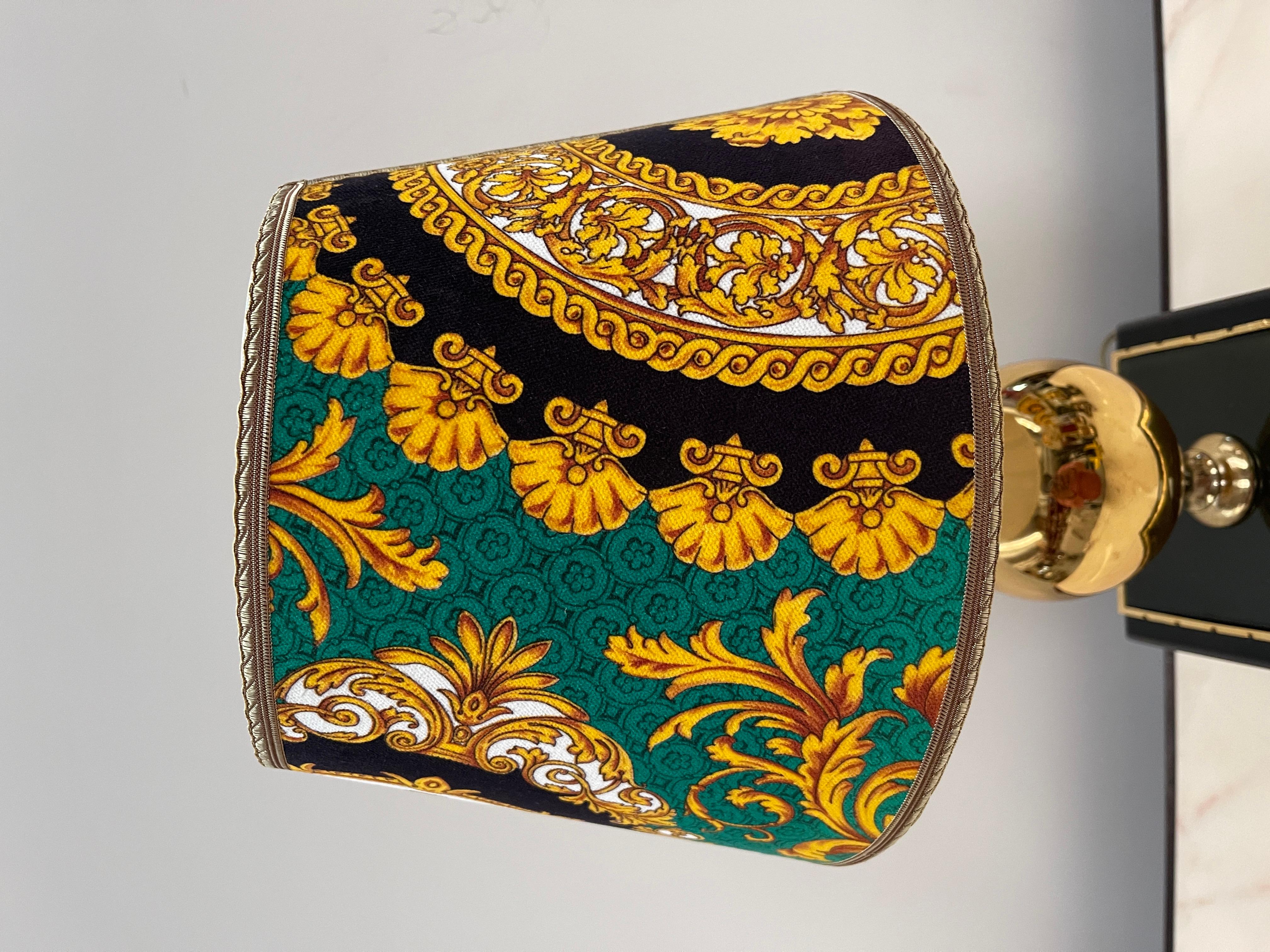 Elegante lampada da tavolo in stile barocco italiano in legno e bronzo anni '70 Italian en venta