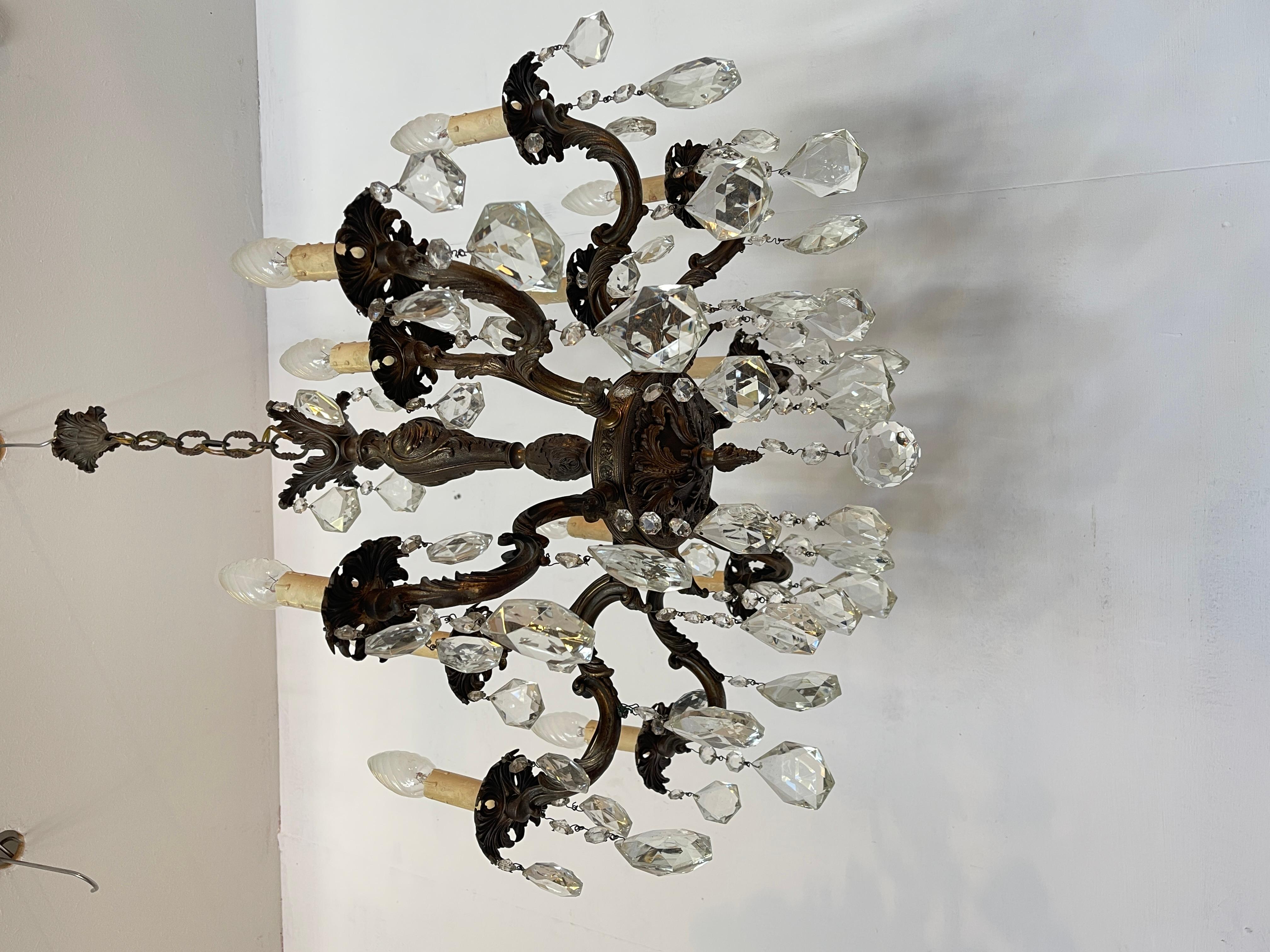 Elegante lampadario vintage in stile Classico con pendenti in Cristallo anni '40 in vendita 4