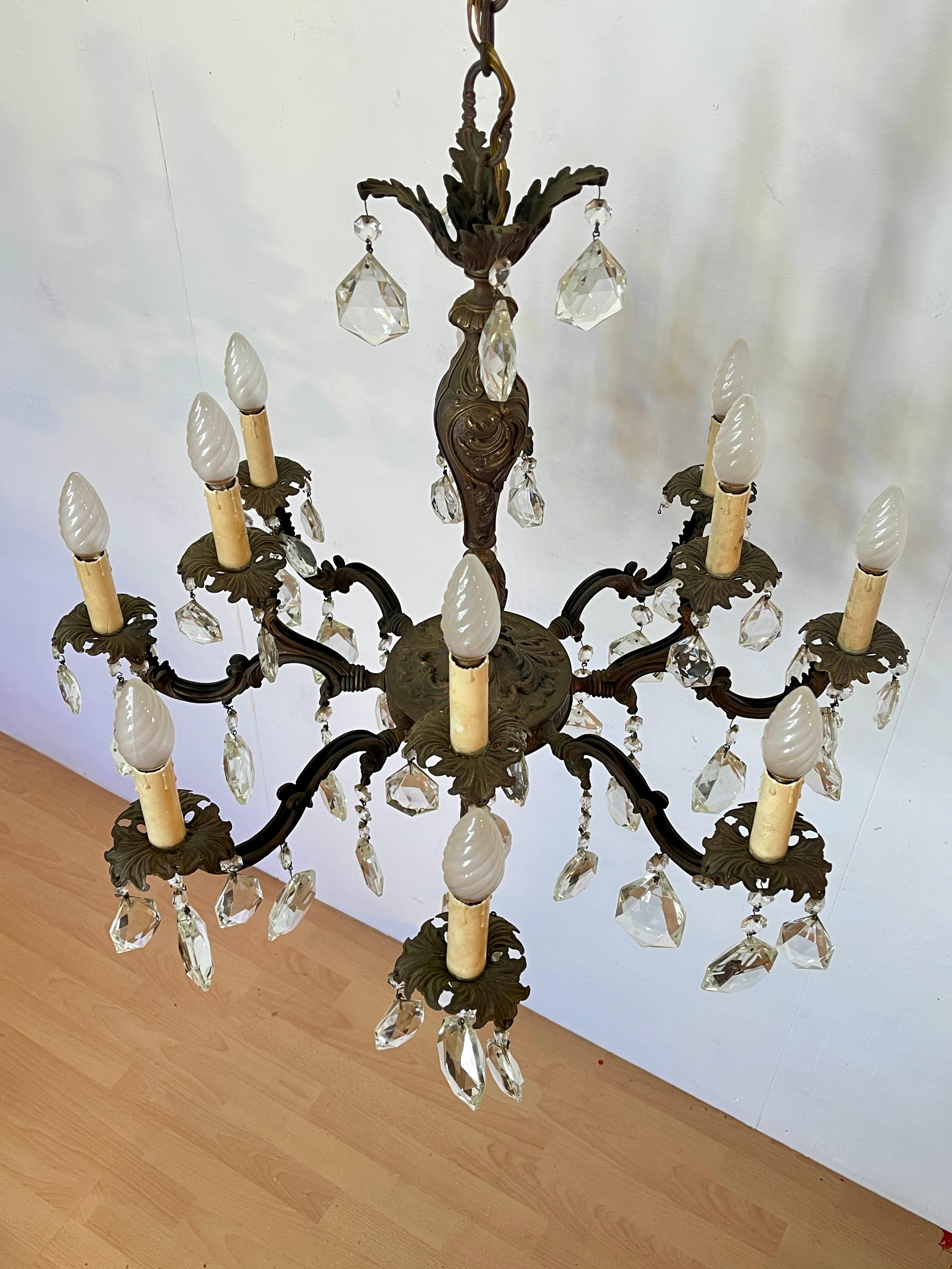 Elegante lampadario vintage in stile Classico con pendenti in Cristallo anni '40 In condizioni buone in vendita a Cantù, IT