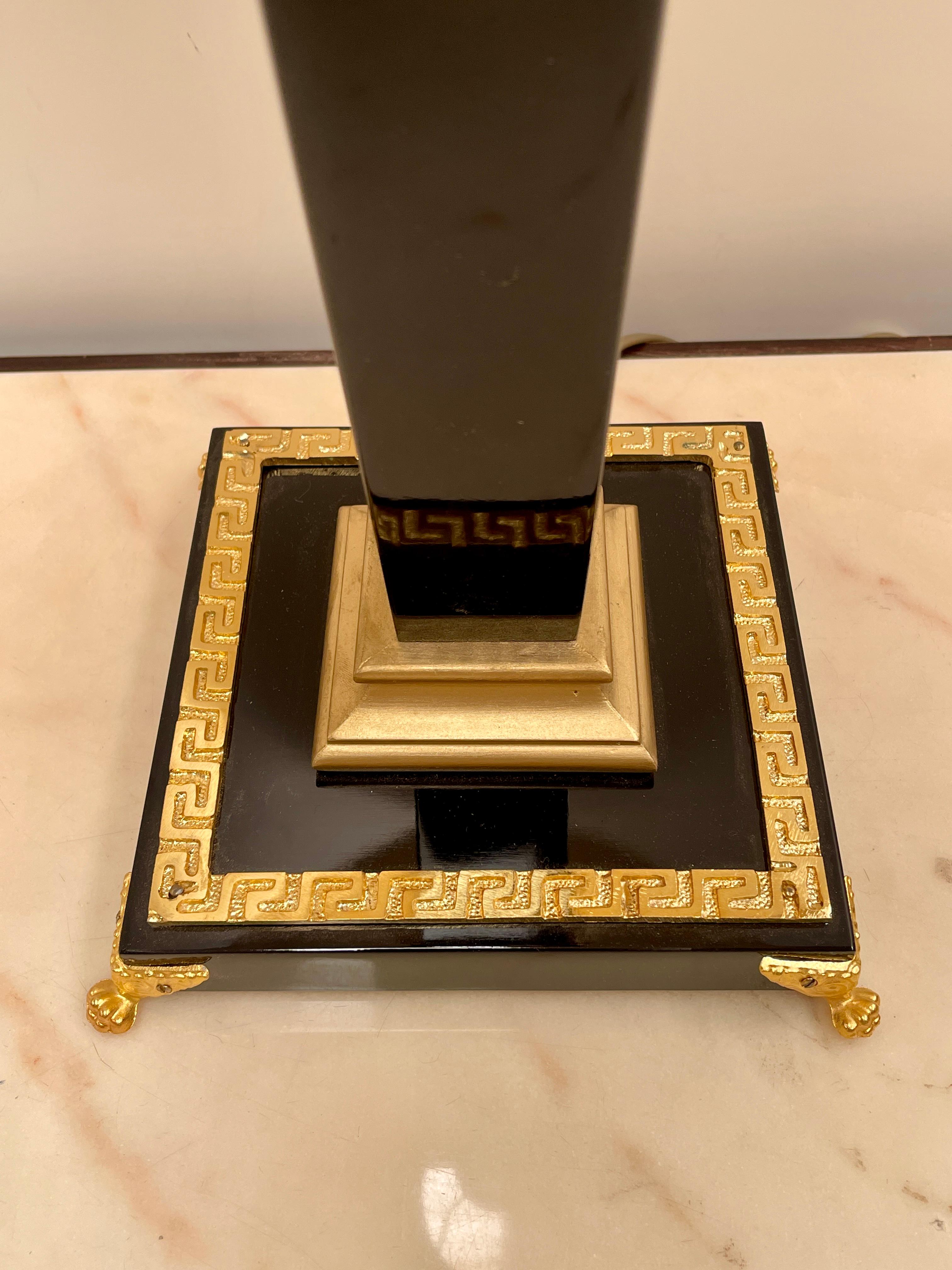 Lussuosa lampade da tavolo in legno nero e bronzo versailles, XX secolo in vendita 1