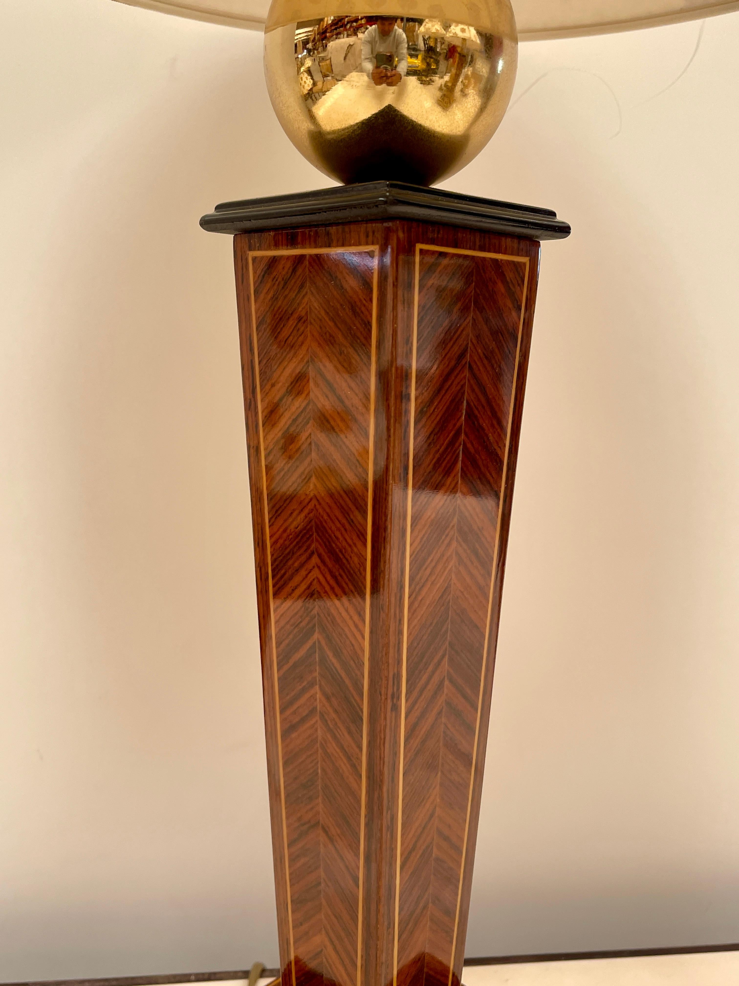 Ottone Elegante Lampade da tavolo versailles in legno con paralume a cupola anni '90 in vendita