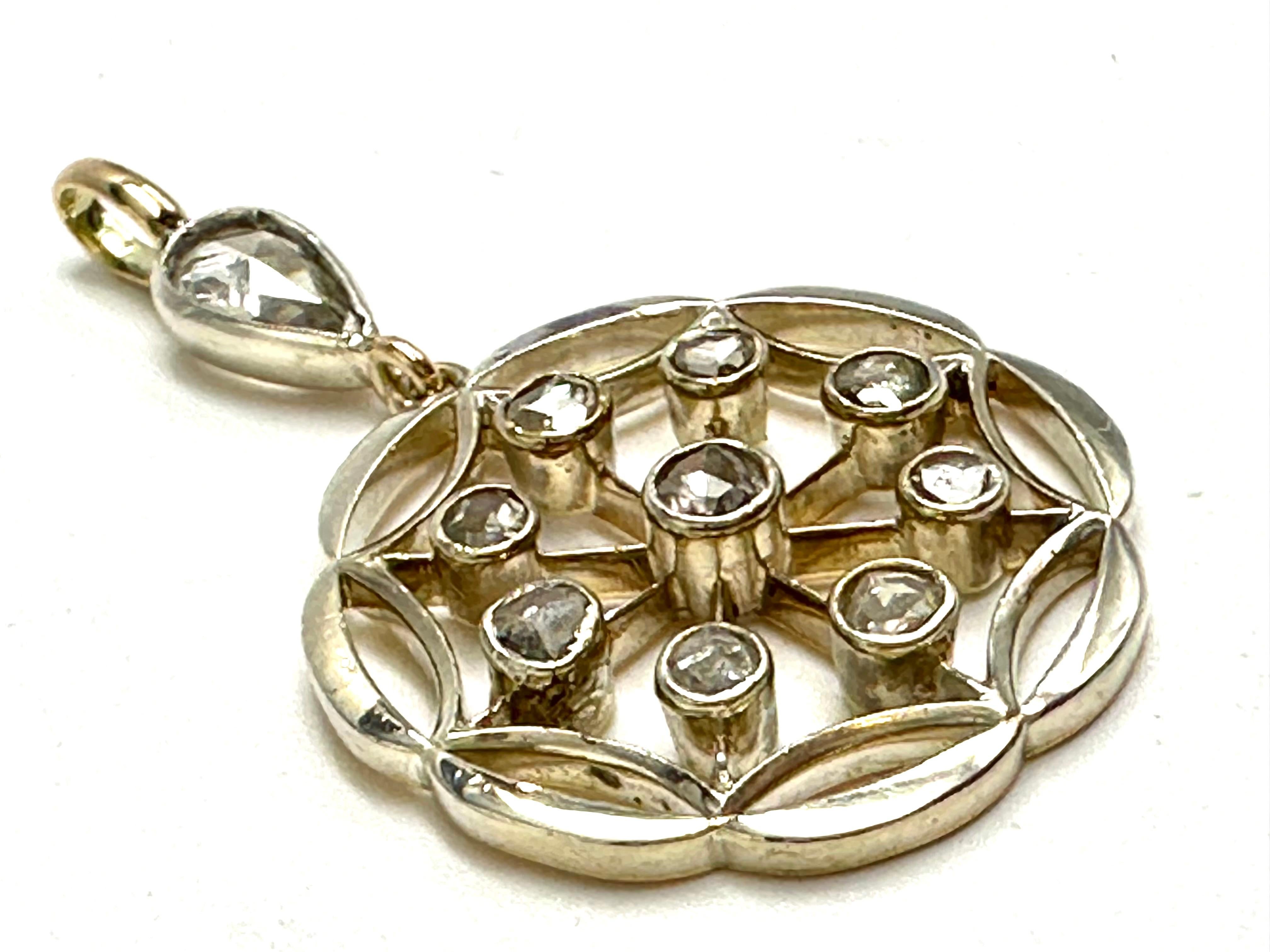 Élégant pendentif ottocentesco con diamanti « une rose » Excellent état - En vente à Sežana, SI