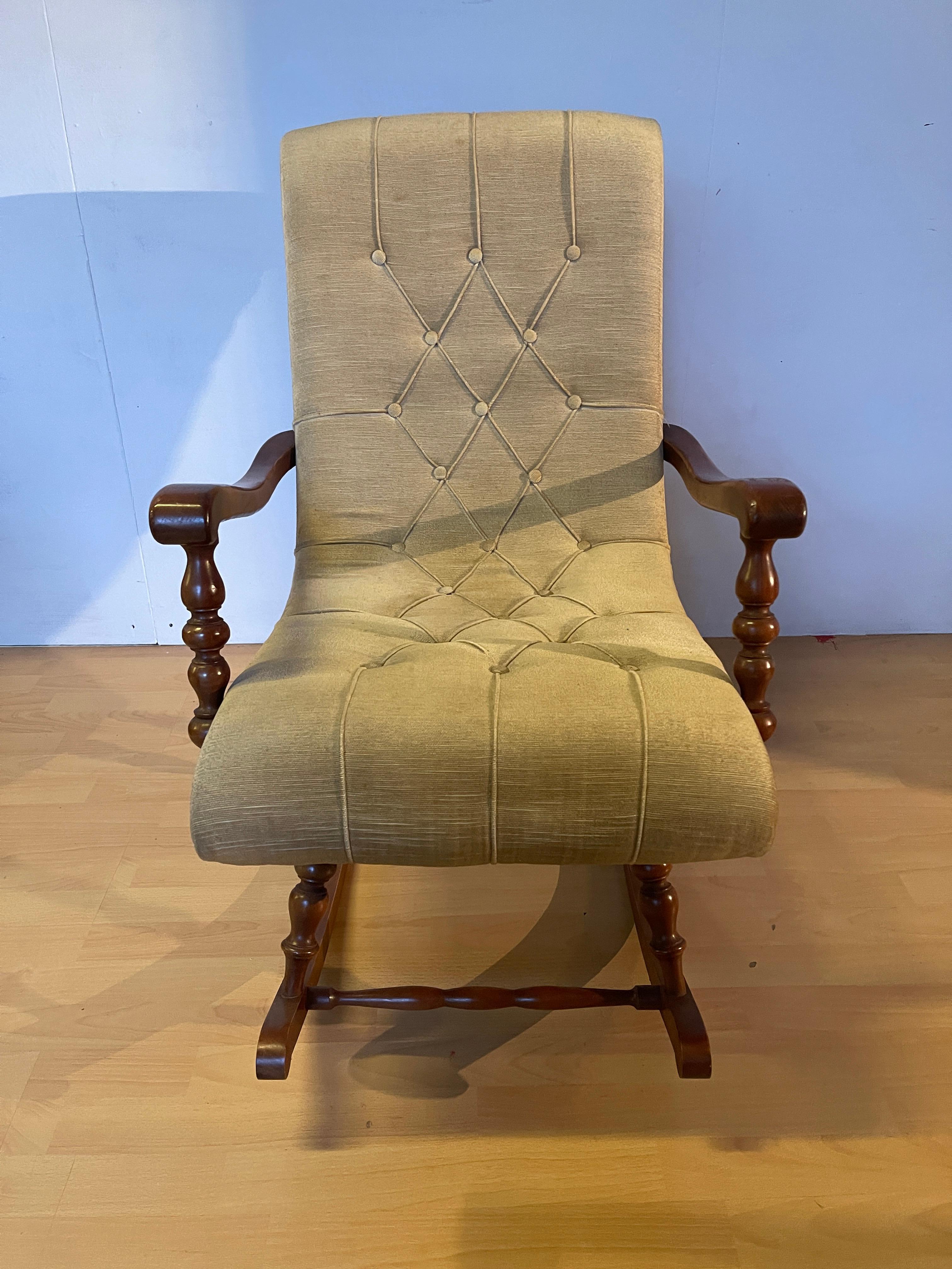 Autre Élégant fauteuil à bascule classique de style italien des années 1990 en vente