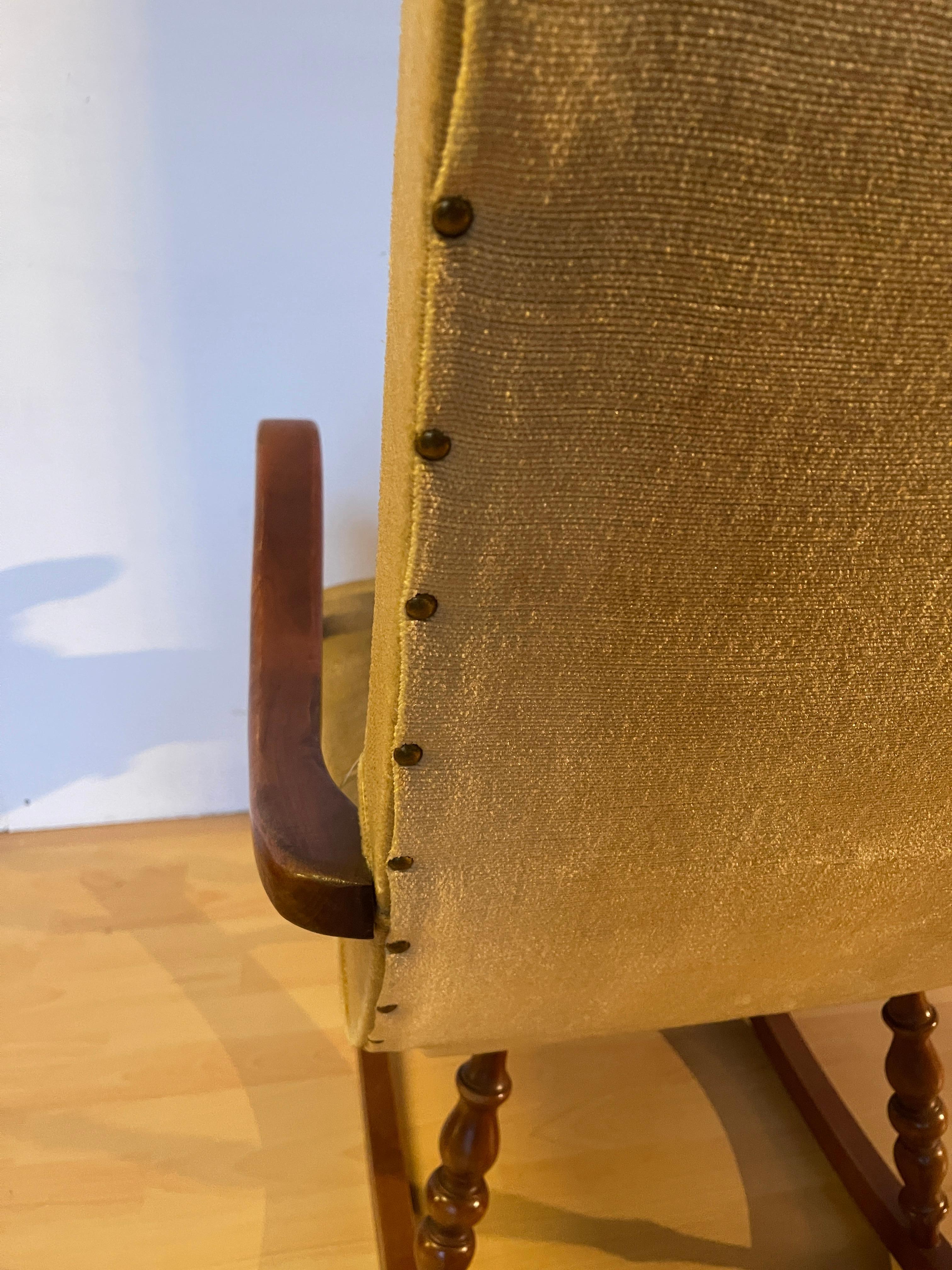 Tissu Élégant fauteuil à bascule classique de style italien des années 1990 en vente