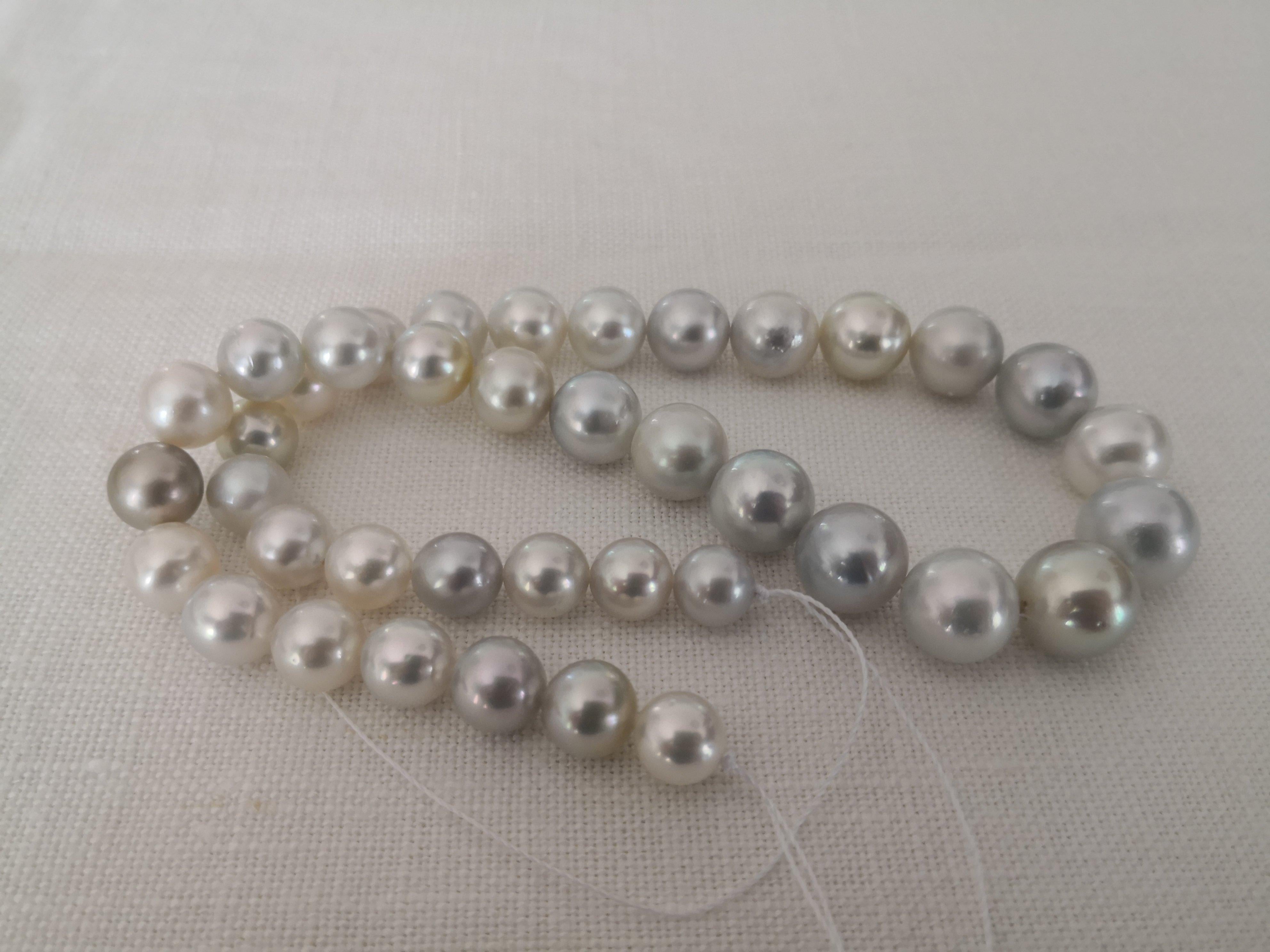 Elegante Silver Natural Color South Sea Pearls with High Luster and Orient In New Condition In Cordoba, ES