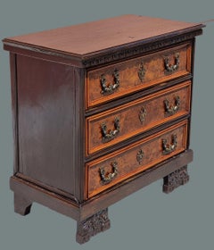 Canter vénitien en noyer, XVIIIe siècle