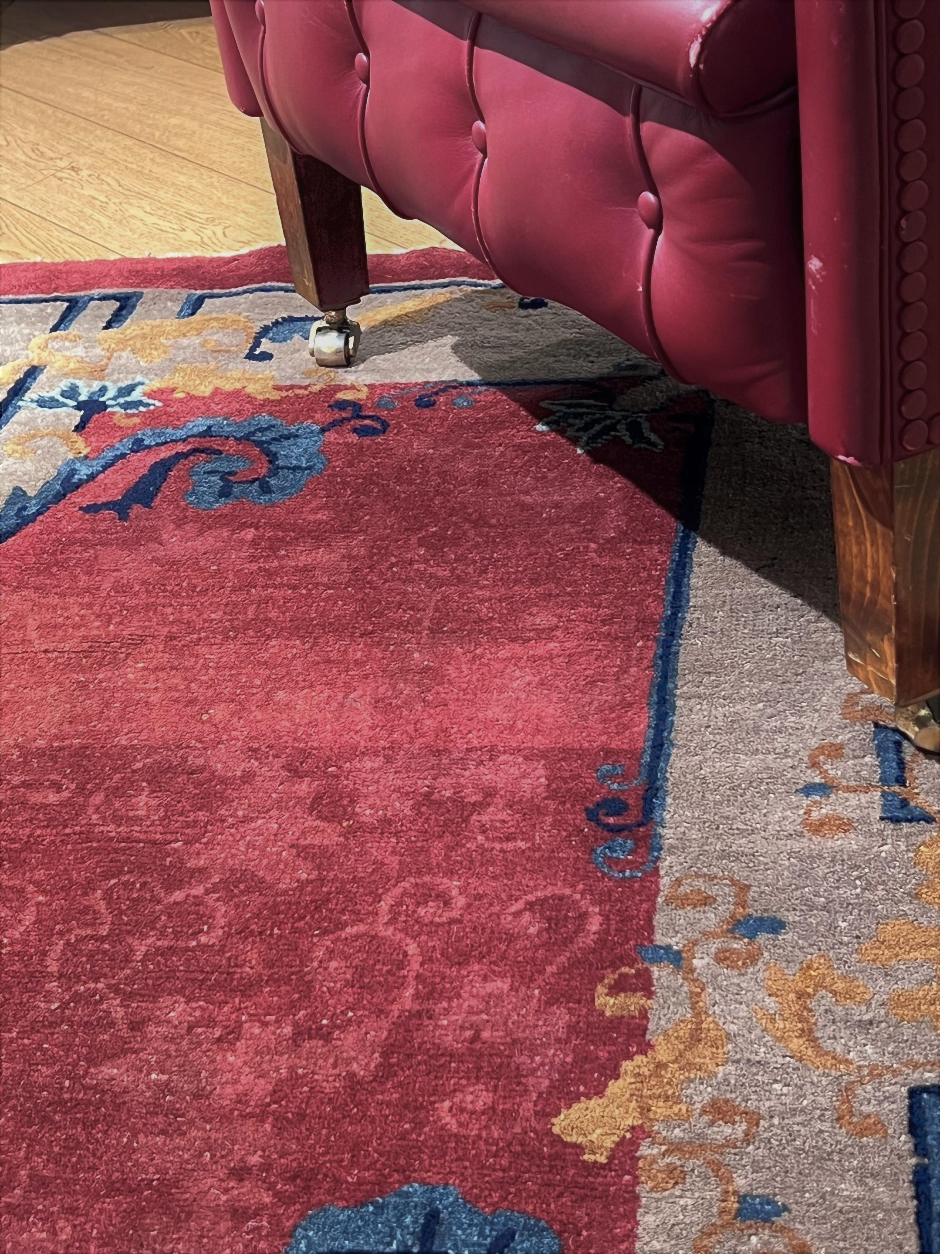 Eleganter chinesischer Teppich aus der Zeit des Jugendstils mit kirschrotem Hintergrund im Angebot 6
