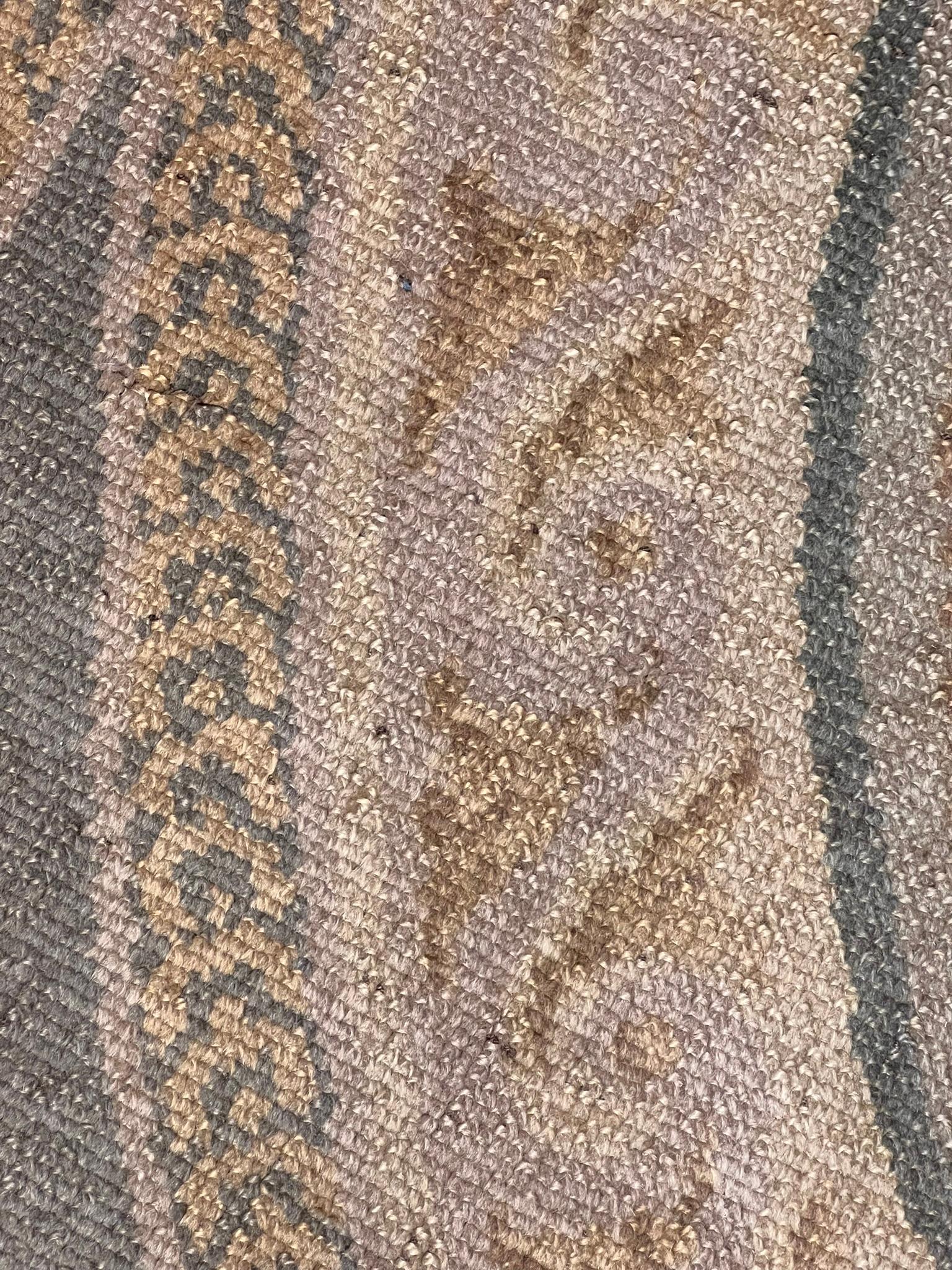 Elegante tappeto stile impero toni caldi decoro ton sur ton grigio verde giallo 4