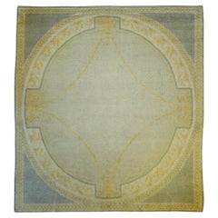 Elegante tappeto stile impero toni caldi decoro ton sur ton grigio verde giallo