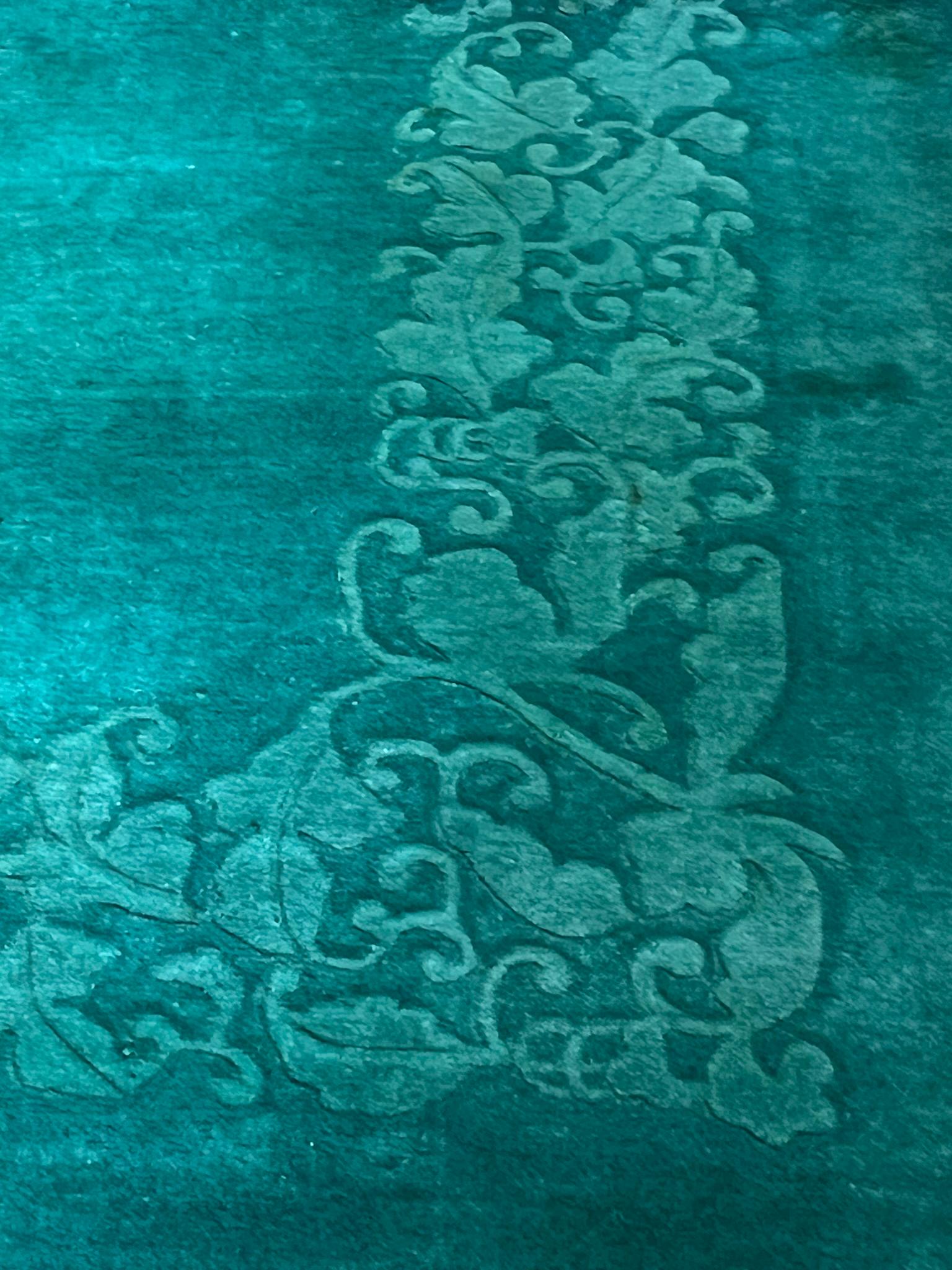 Art Deco elegant emerald green carpet with cascades of flowers and ton sur ton decoration For Sale