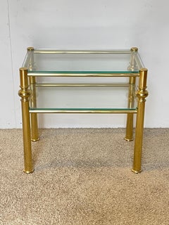 Elegant Italian brass and glass coffee table, Hollywood Regency style, 1970s.