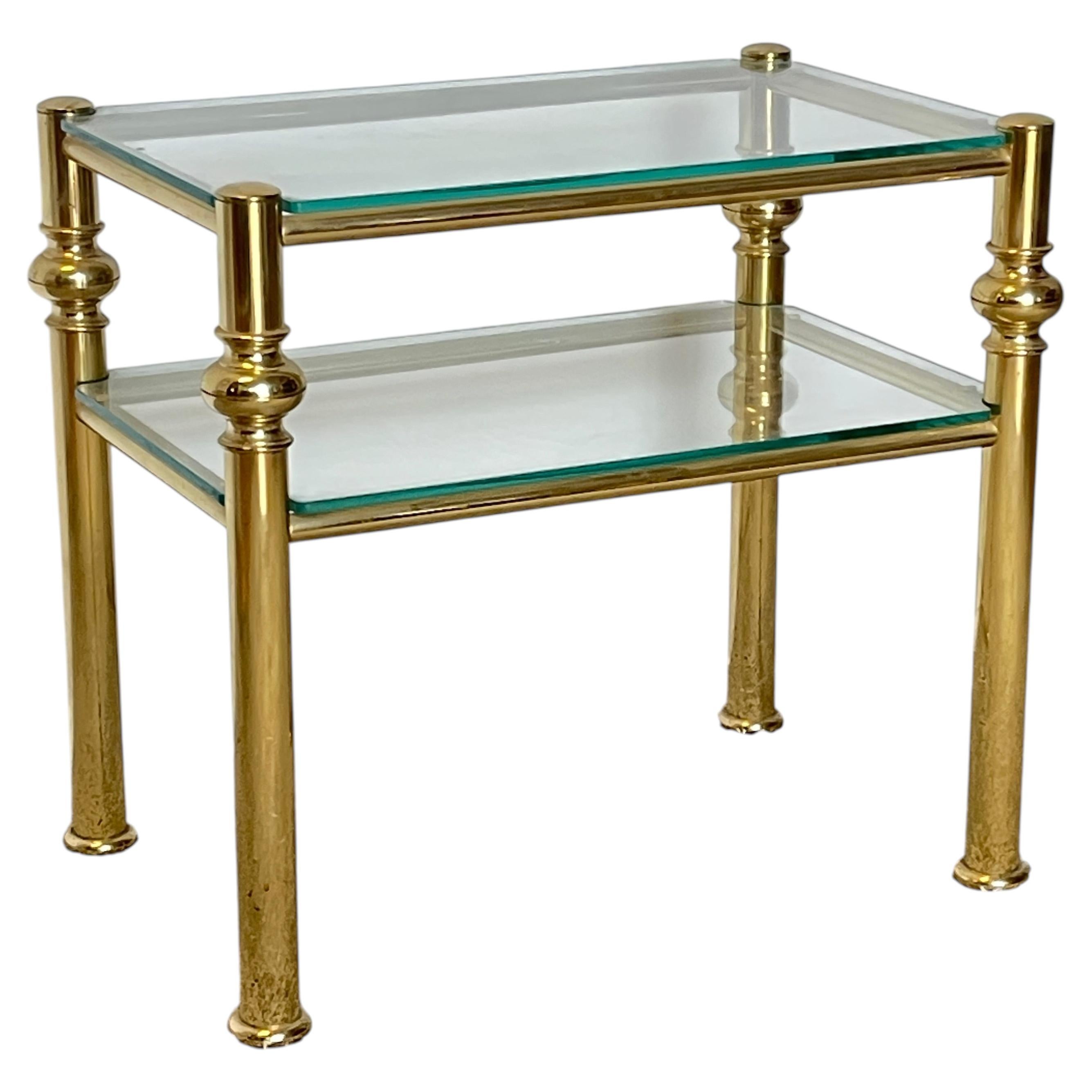 Élégante table basse italienne en laiton et verre, style Hollywood Regency, années 1970.
