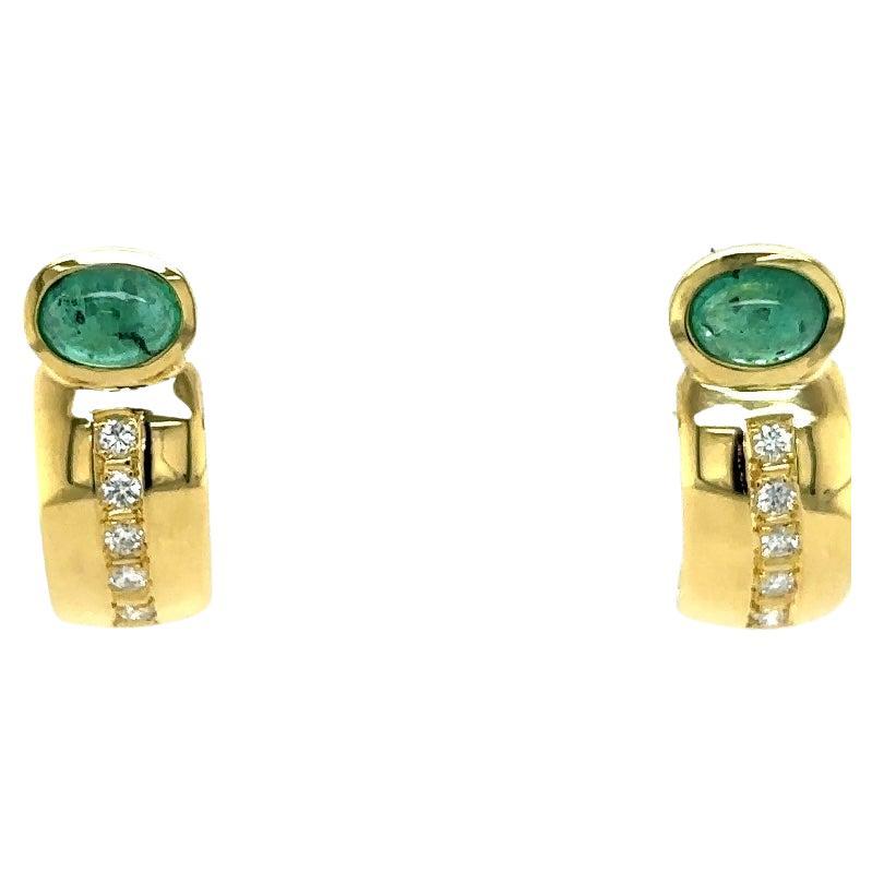 Elegante und hochwertige Kreolen in 18 Karat mit hochfeinen Brillanten & Smaragd For Sale
