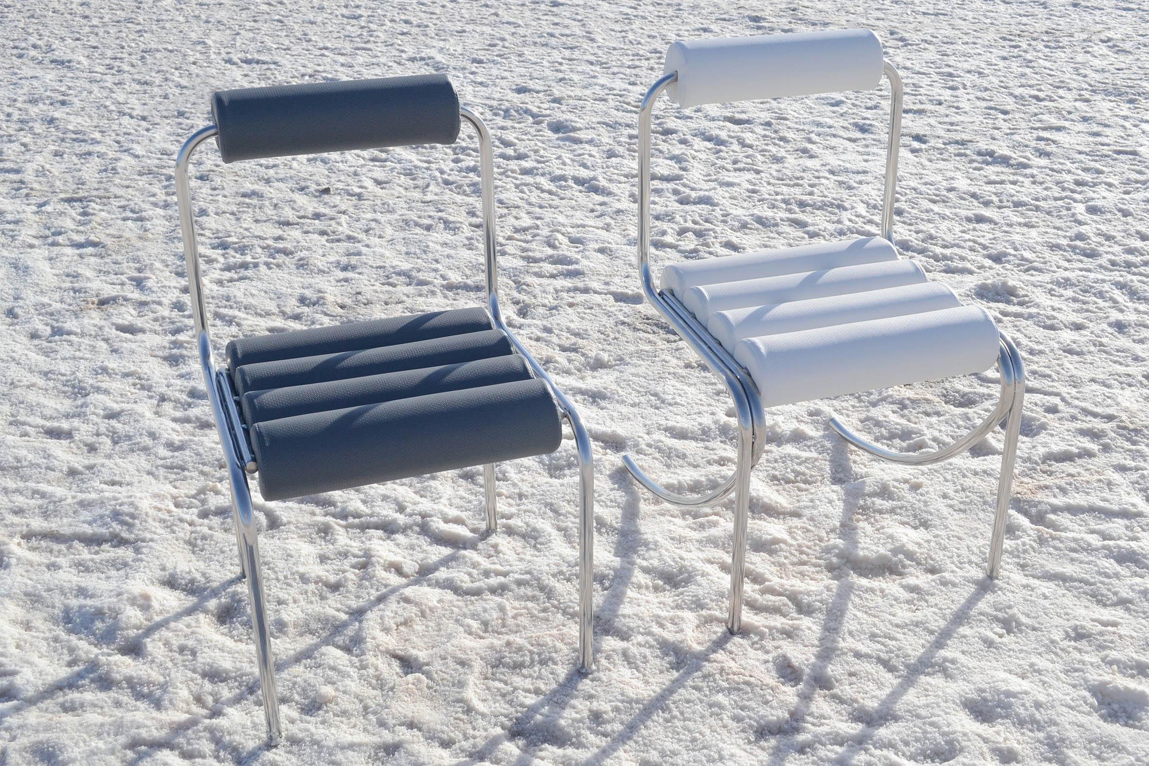 Elegg röhrenförmiger Stuhl B mit geschwungener Rückenlehne von Studio Christinekalia im Angebot 3