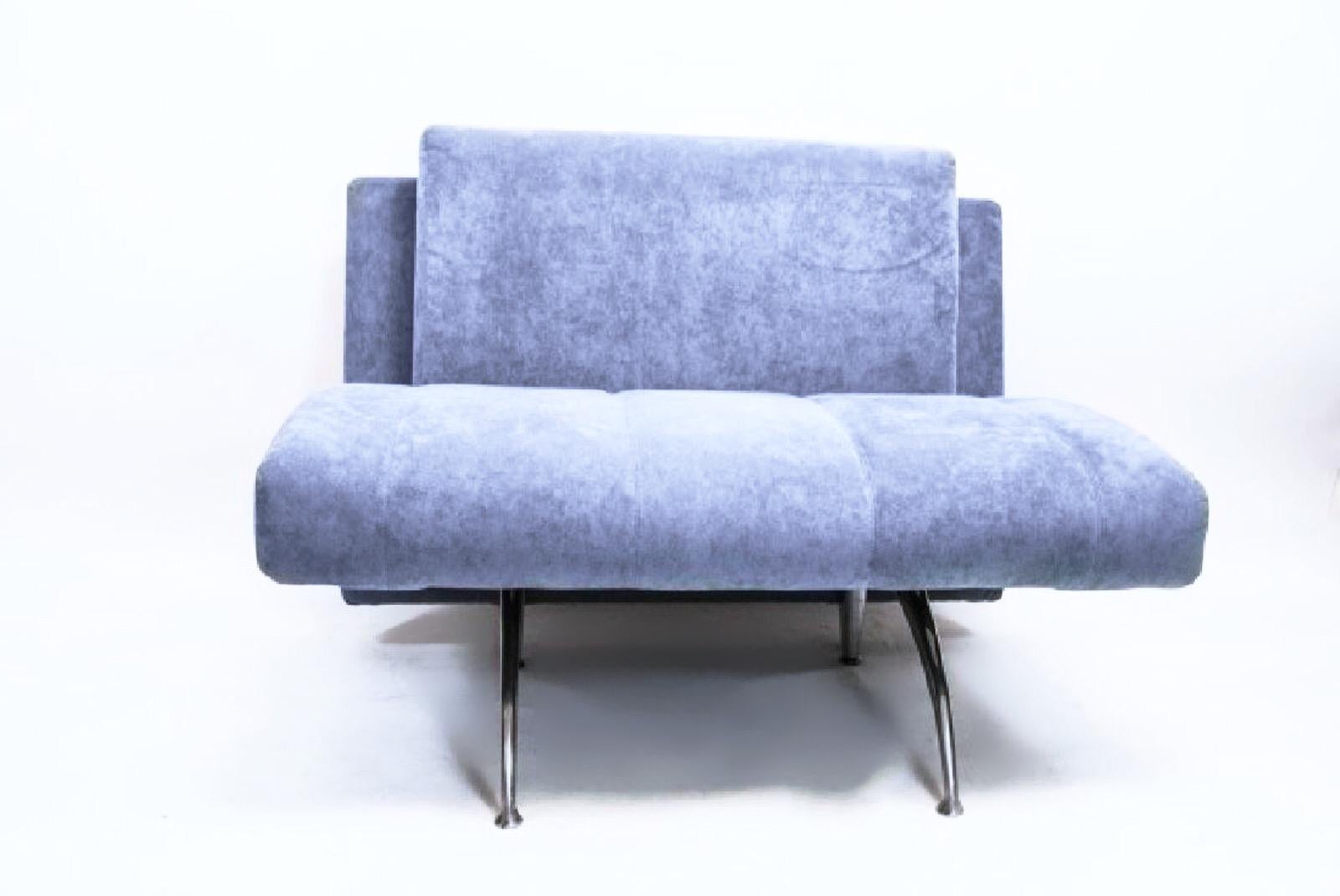 Element 1 from Rudolf Dordoni's ‘waiting’ collection 1989. This design by Rudolf Dordoni for Moroso Italia is covered in the original steel grey blue alcantra suede and has brushed aluminum feet. Functions as a roomy one-seat settee or cozy two-seat