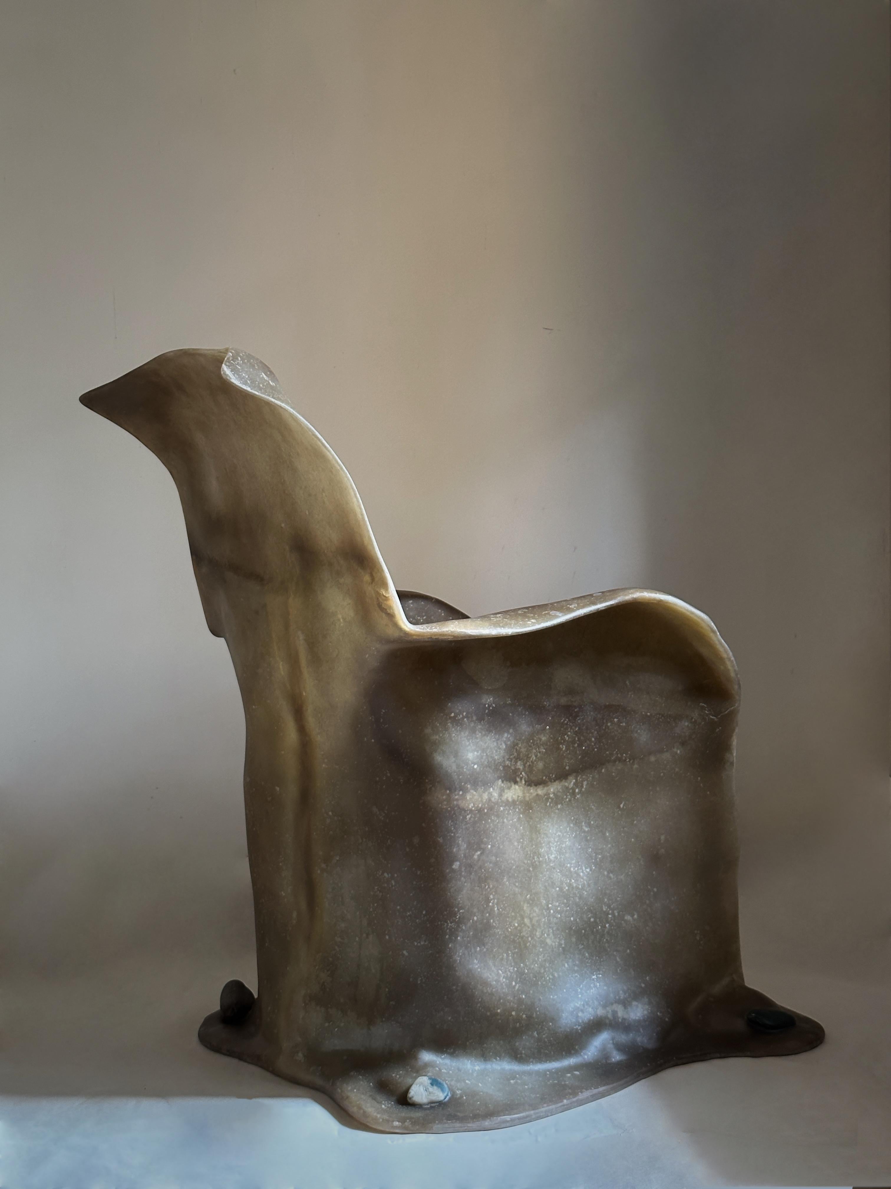 Sedia contemporanea unica di colore marrone muto con pietra di giada cinese di A. Stone in vendita 10