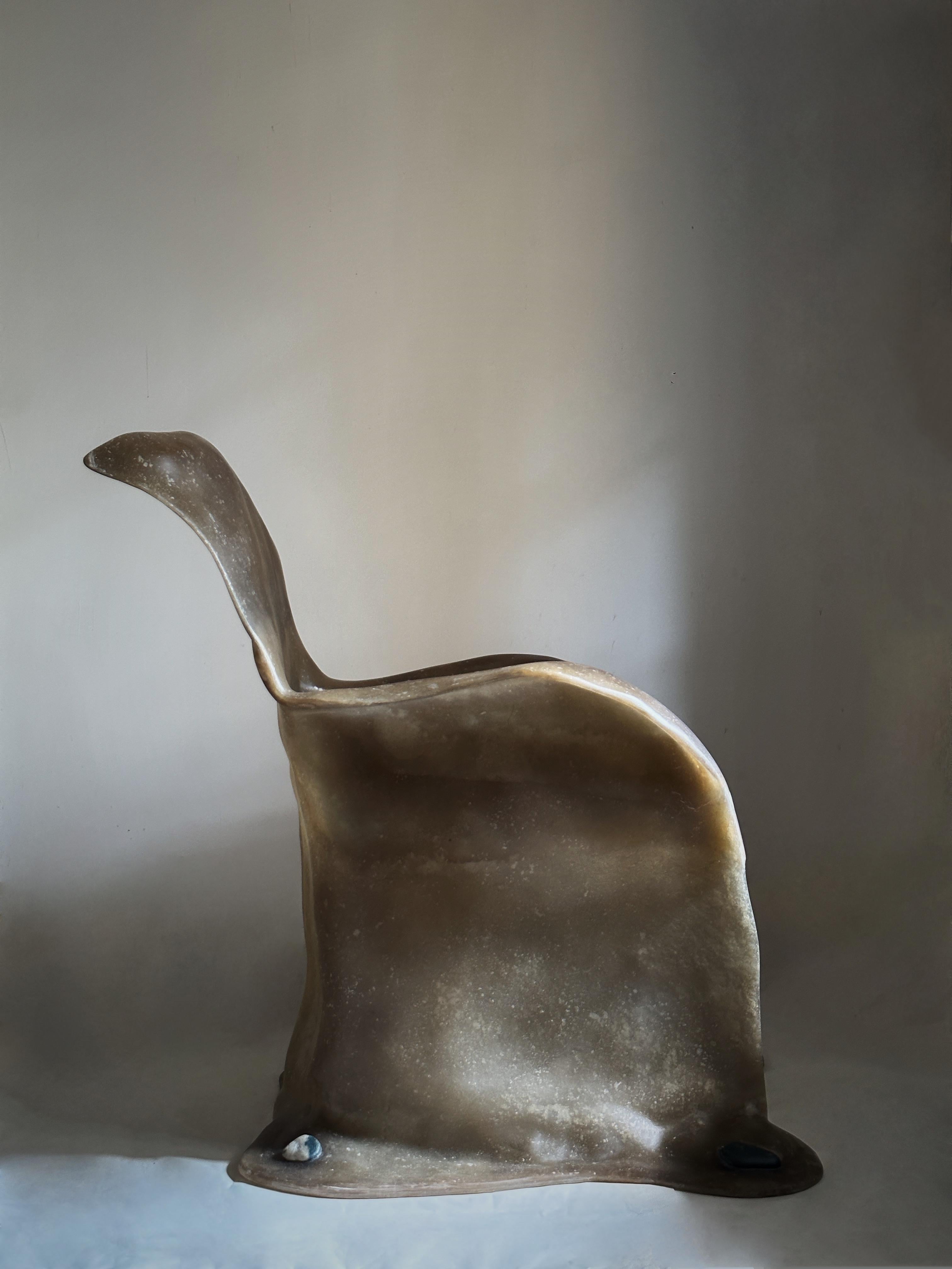 Sedia contemporanea unica di colore marrone muto con pietra di giada cinese di A. Stone in vendita 11