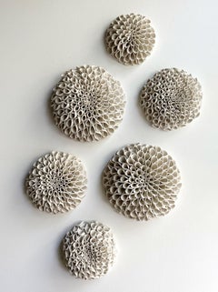 Instalación de escultura mural de porcelana contemporánea "Bloom"