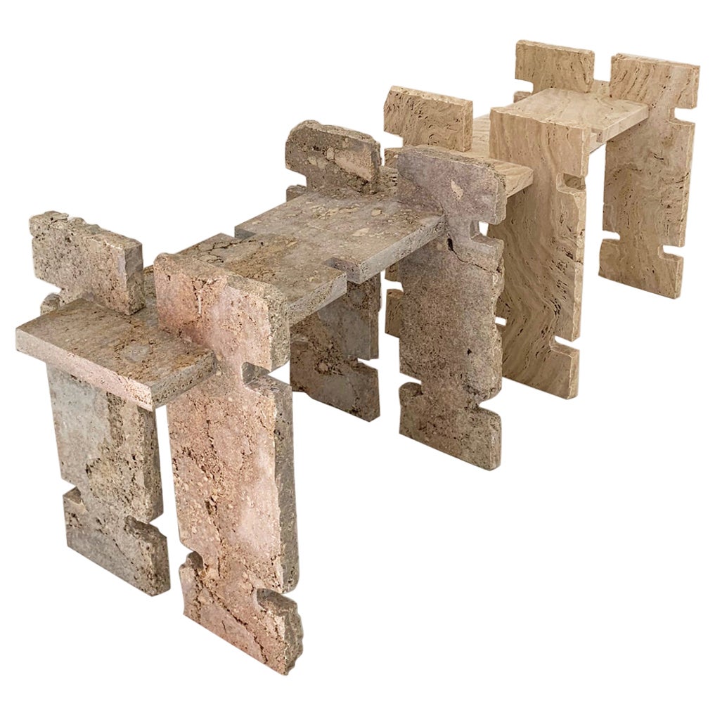 Travertin-Hocker mit Elementen von Idaaf Architects